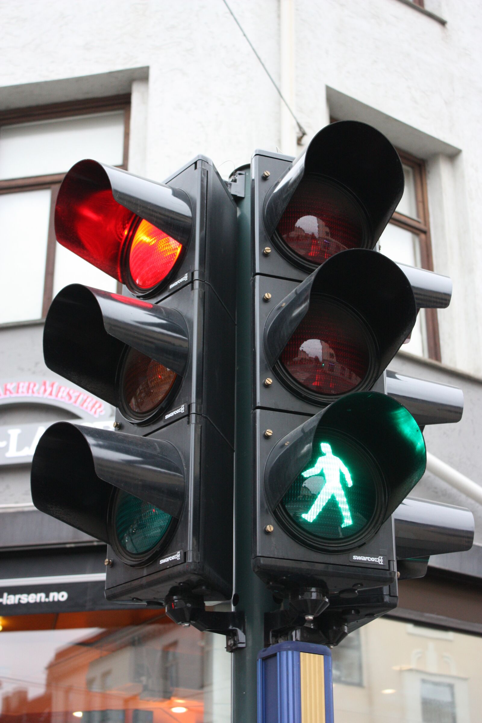 Canon EOS 450D (EOS Rebel XSi / EOS Kiss X2) sample photo. Traffic lights, traffic, light photography