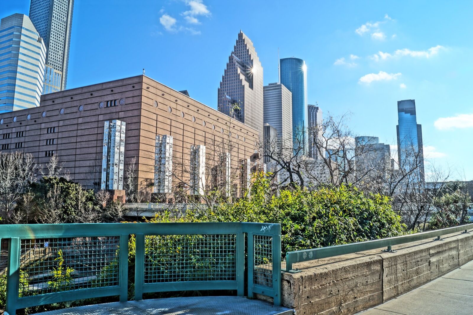 Sony DT 18-55mm F3.5-5.6 SAM II sample photo. Houston, downtown, park photography