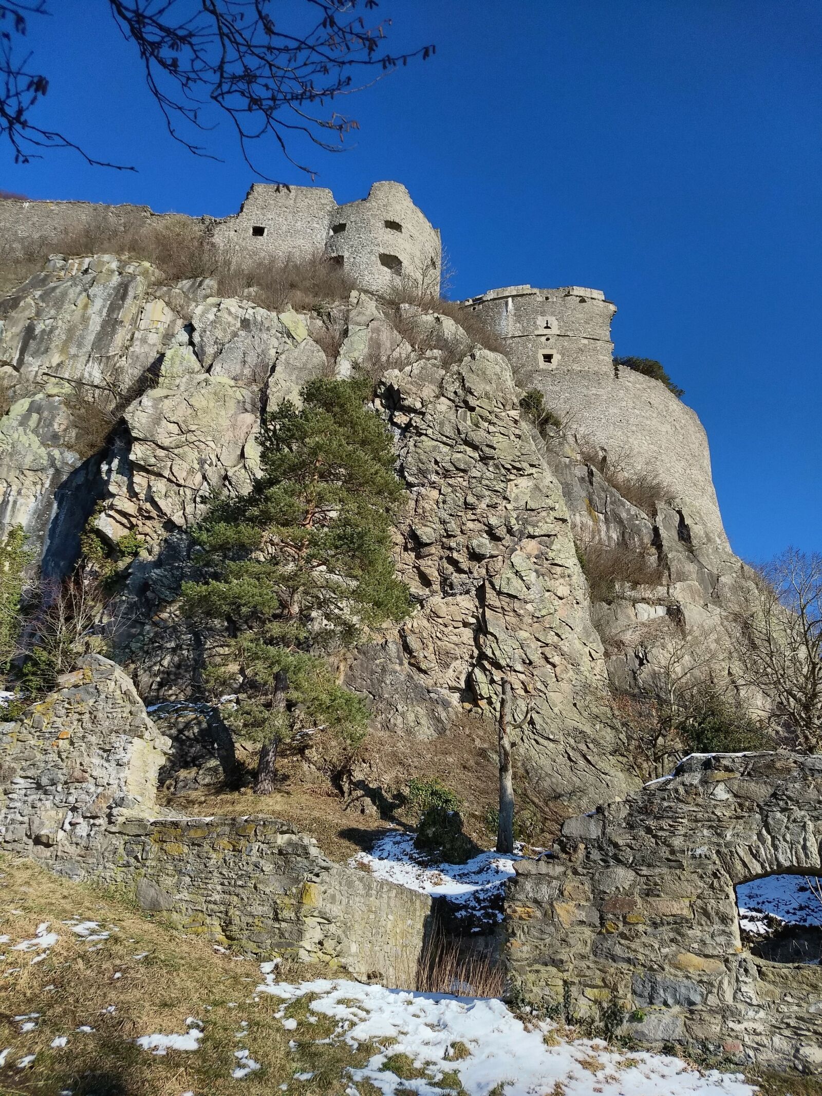 Motorola Moto G (5) Plus sample photo. Sing, hohentwiel, ruin photography