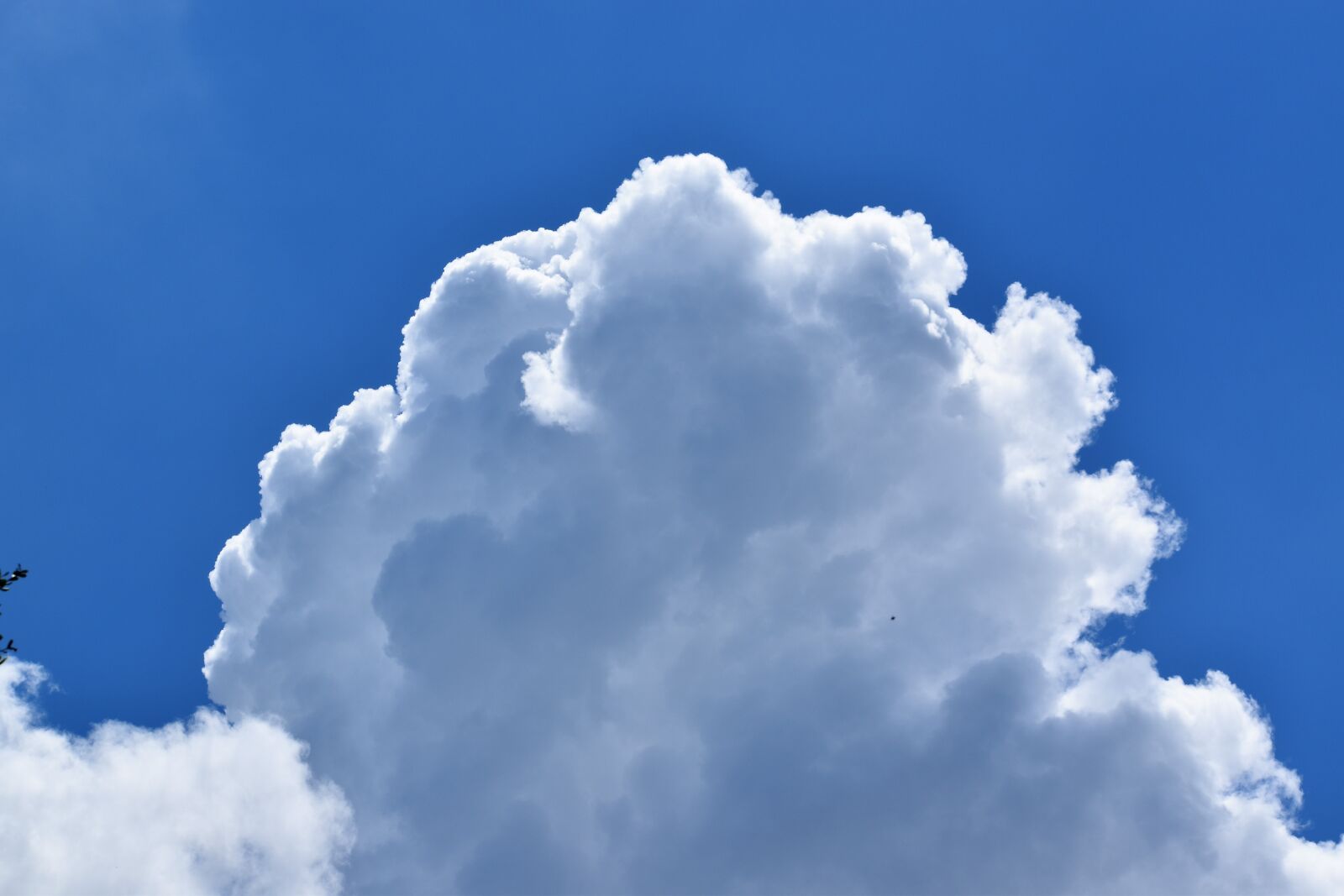 Nikon D3500 sample photo. Cloudy, storm clouds, precipitation photography