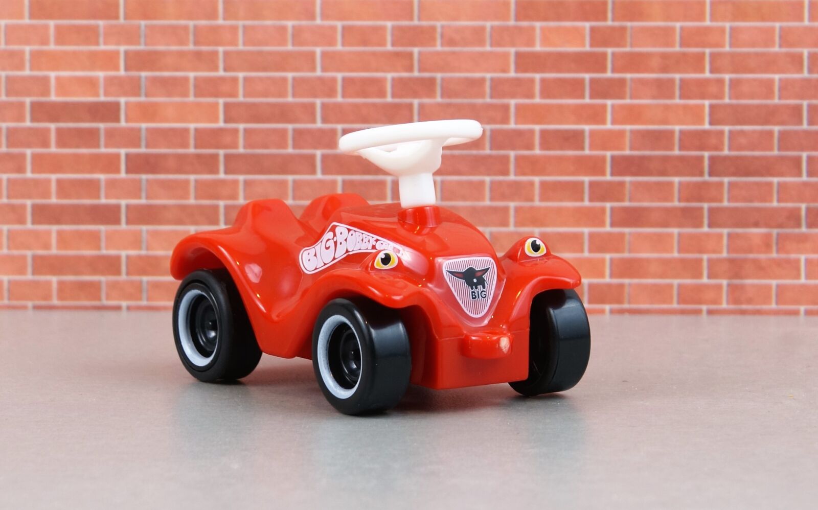Sony DT 18-70mm F3.5-5.6 sample photo. Toys, auto, bobby car photography