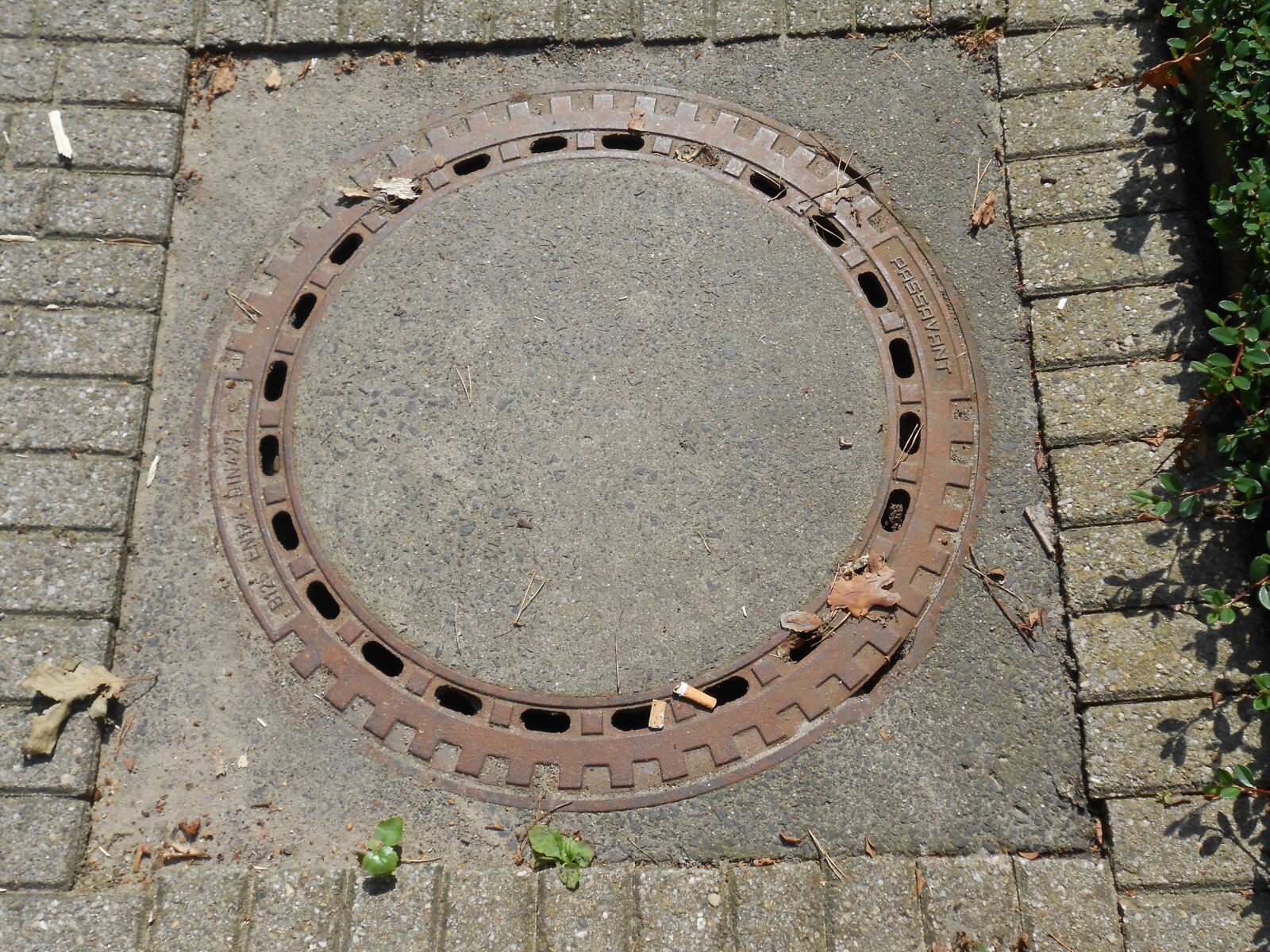 Nikon Coolpix S4300 sample photo. Sewer, manhole cover, sewer photography