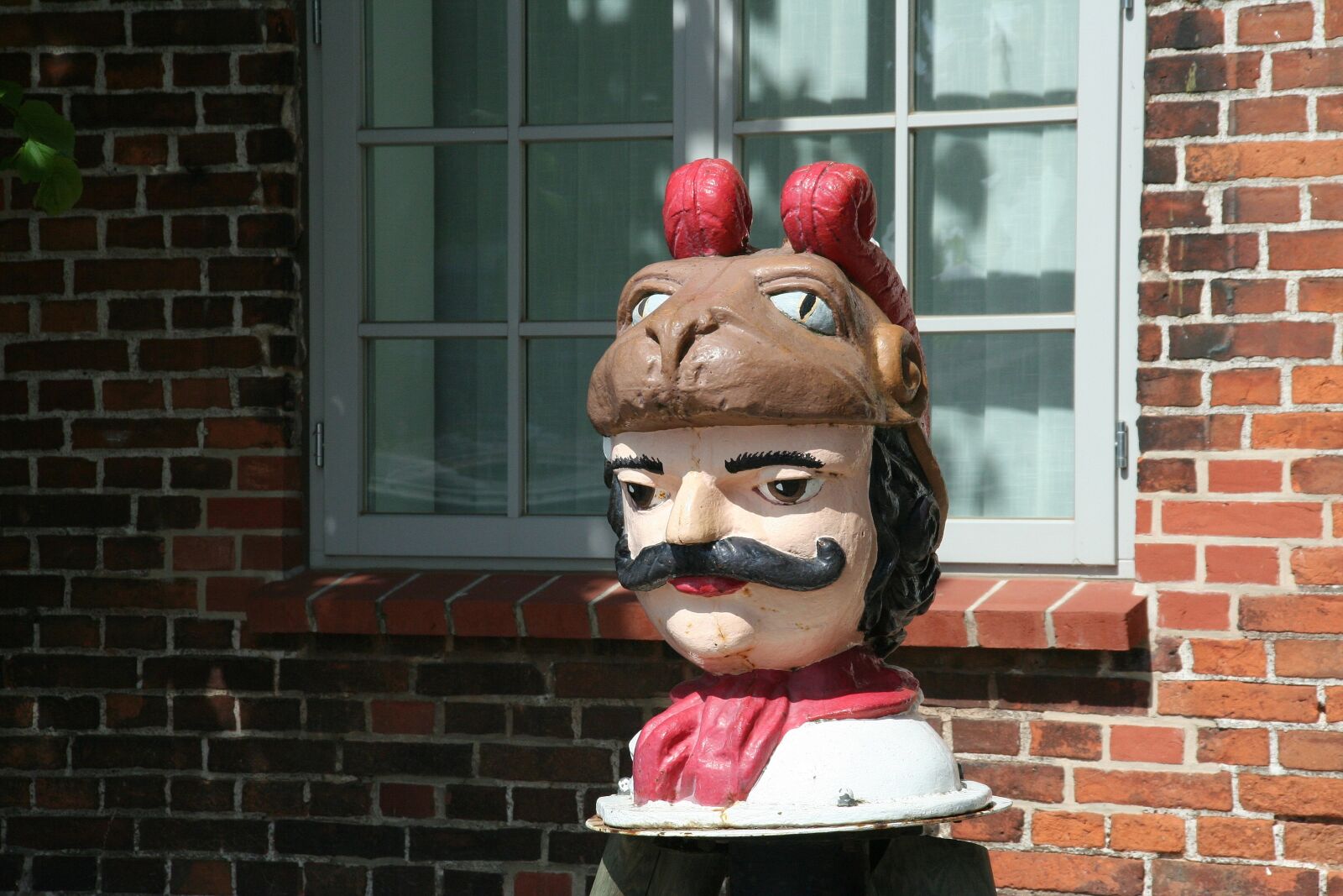 Canon EOS 350D (EOS Digital Rebel XT / EOS Kiss Digital N) sample photo. Holzfigur, carving, figure photography