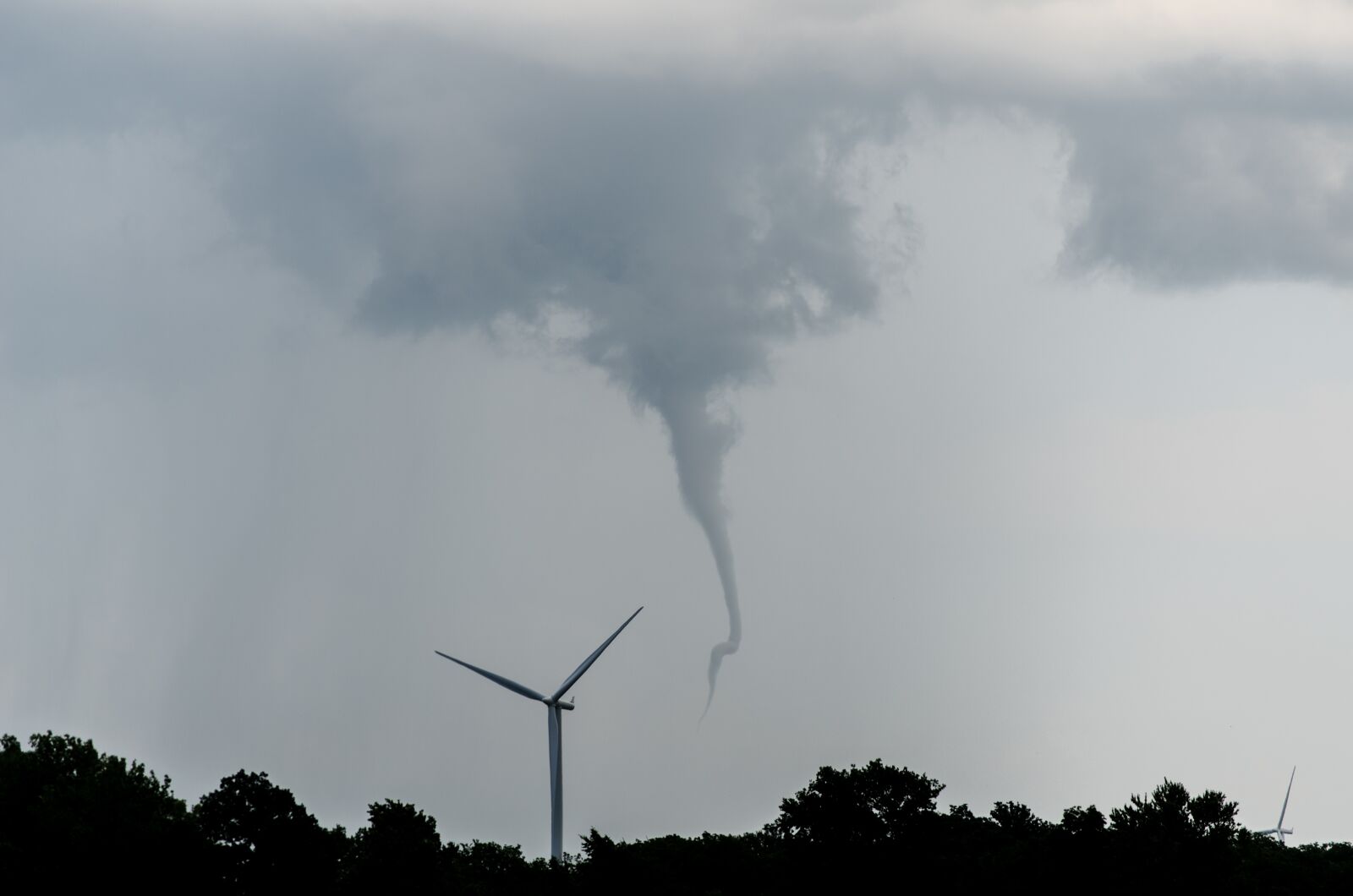 Nikon D7000 sample photo. Funnel cloud, grey, funnel photography