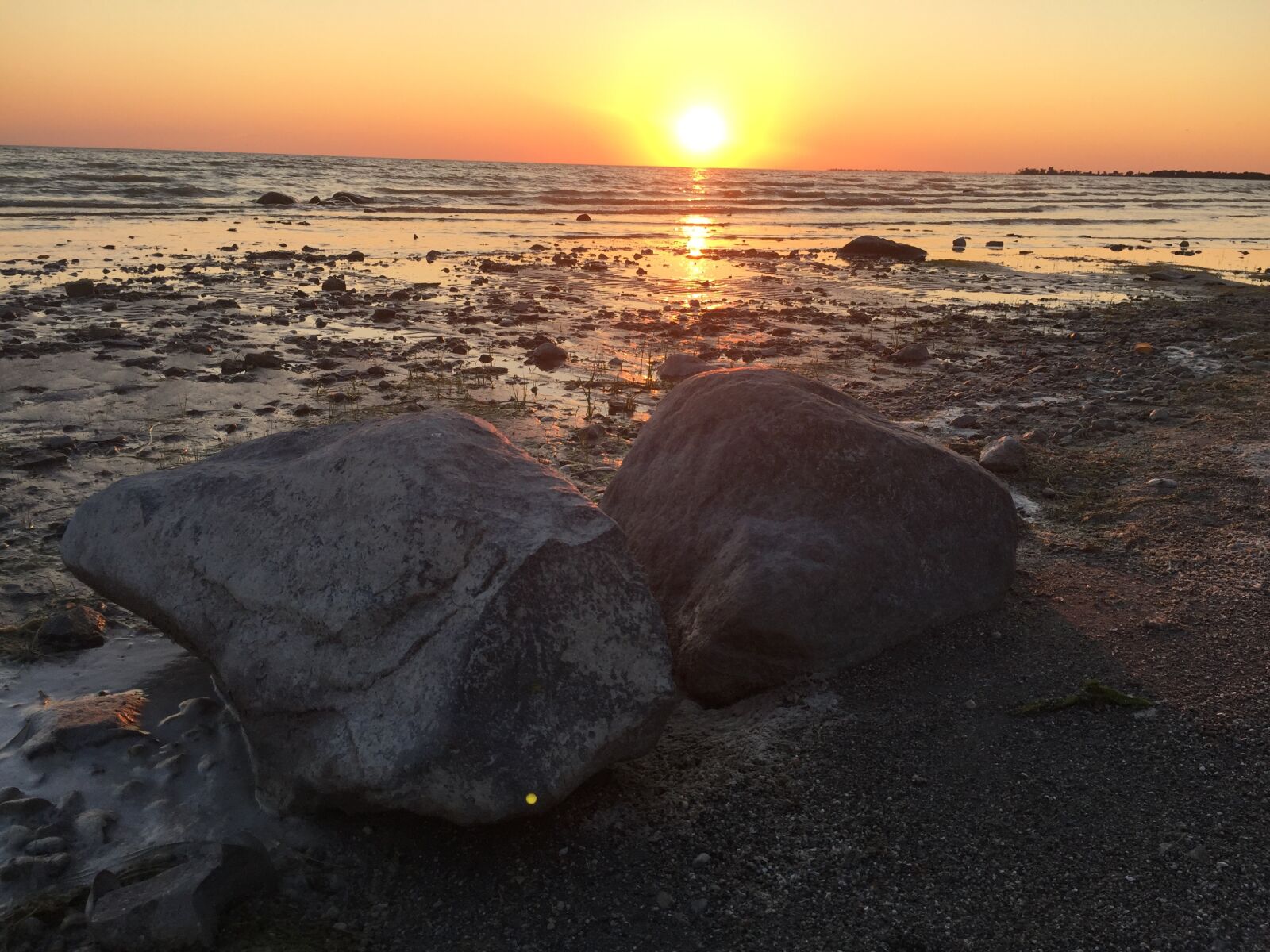 iPhone 6 Plus back camera 4.15mm f/2.2 sample photo. Sunset, lake water, sky photography