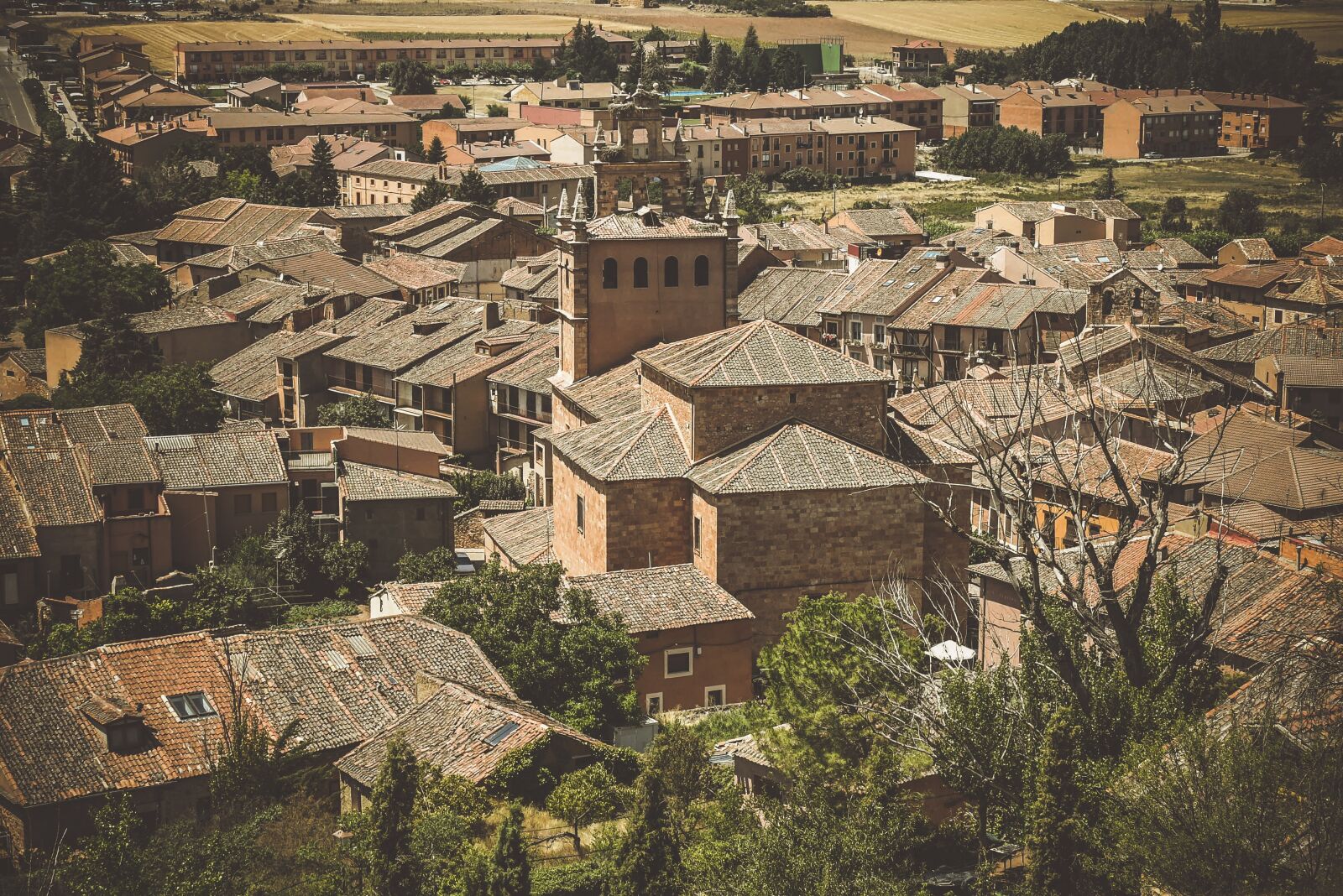 Nikon D7200 sample photo. Ayllón, segovia, roofs photography