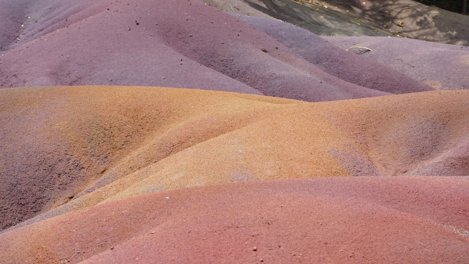Panasonic Lumix DMC-FZ1000 sample photo. Mauritius, chamarel, seven coloured photography