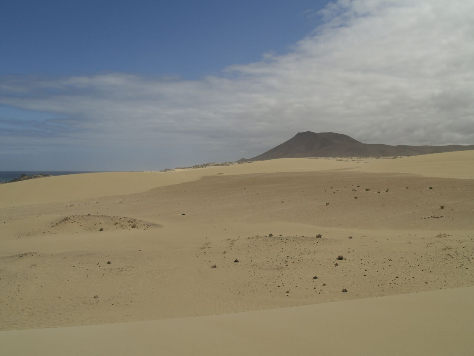 Olympus E-500 (EVOLT E-500) sample photo. Dunes, beach, sand photography