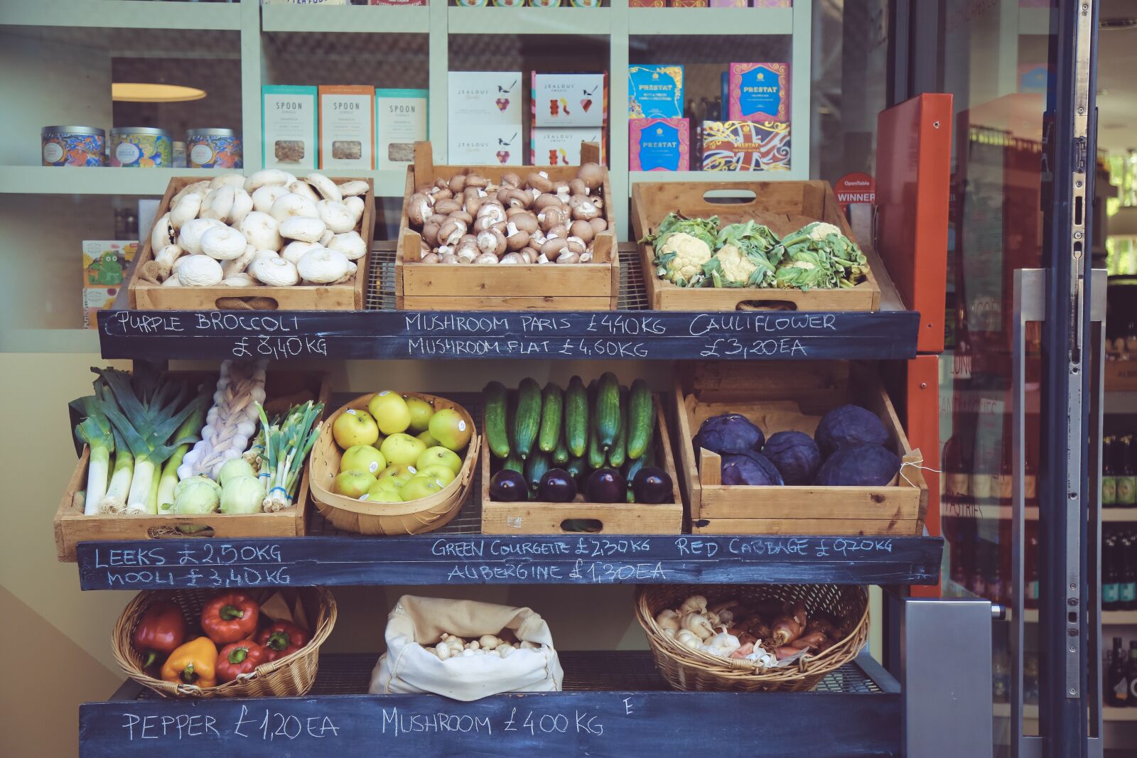 Canon EOS 6D + Canon EF 24-105mm F4L IS USM sample photo. Business, food, fresh vegetables photography