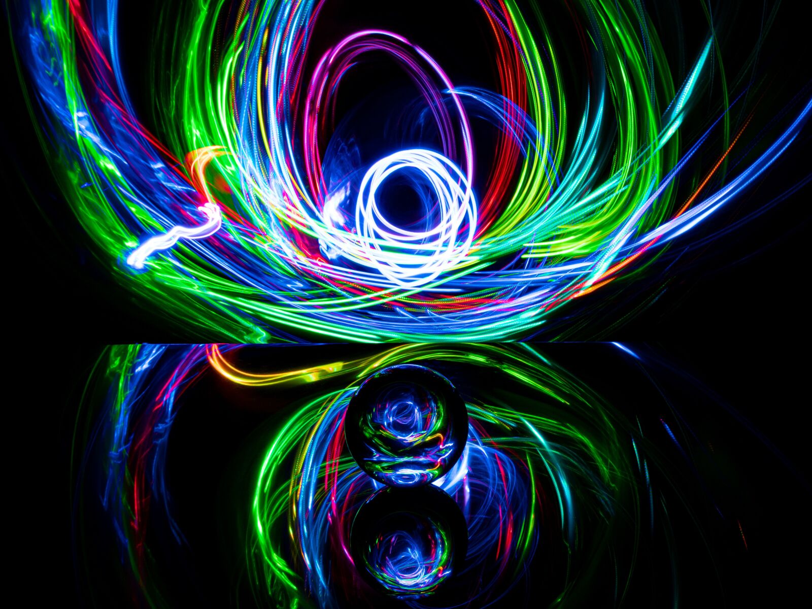 Olympus OM-D E-M1 Mark II sample photo. Reflection, lightpainting, lichtmalerei photography