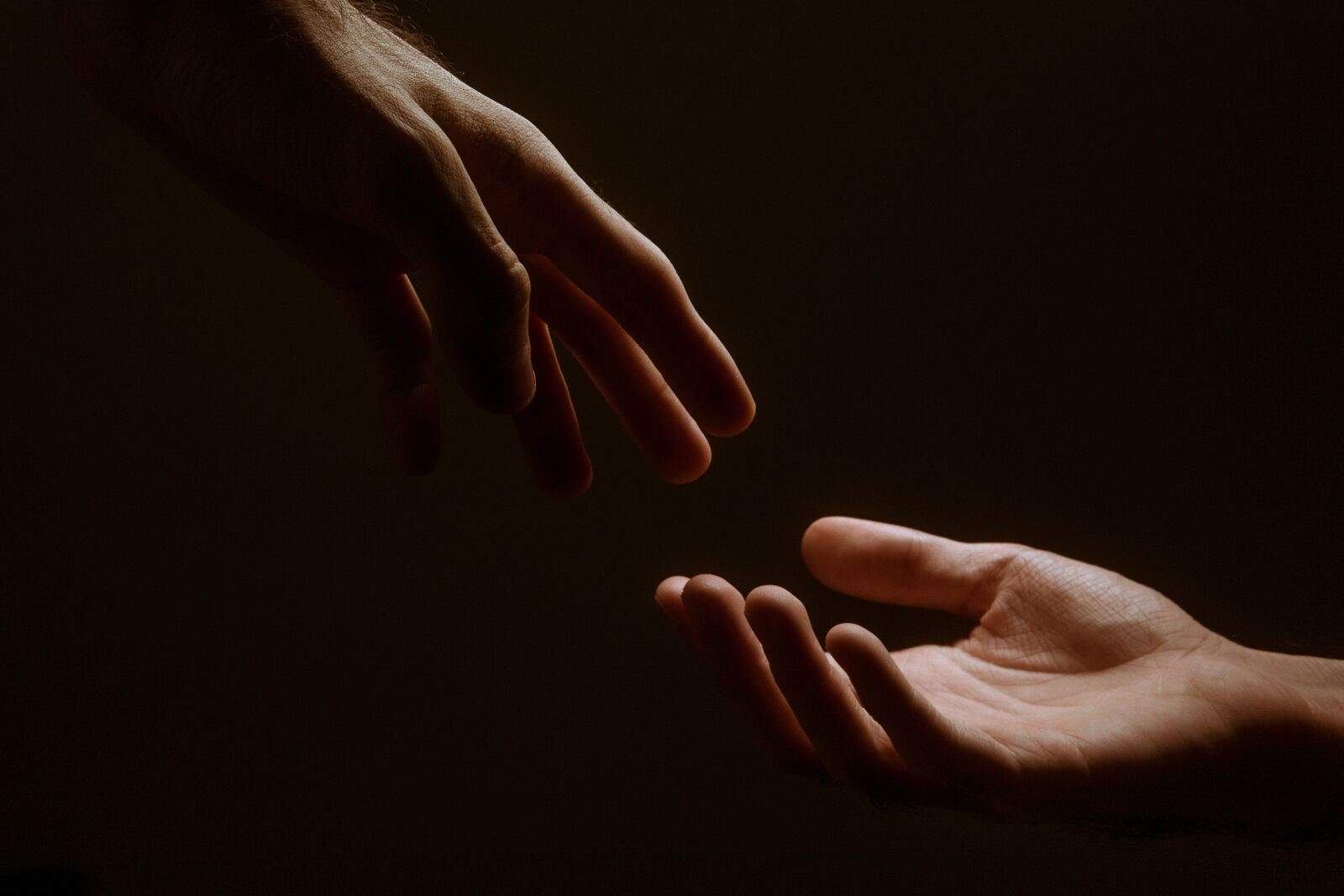 Sony a6300 + 30mm F1.4 DC DN | Contemporary 016 sample photo. Hands, hand, together photography