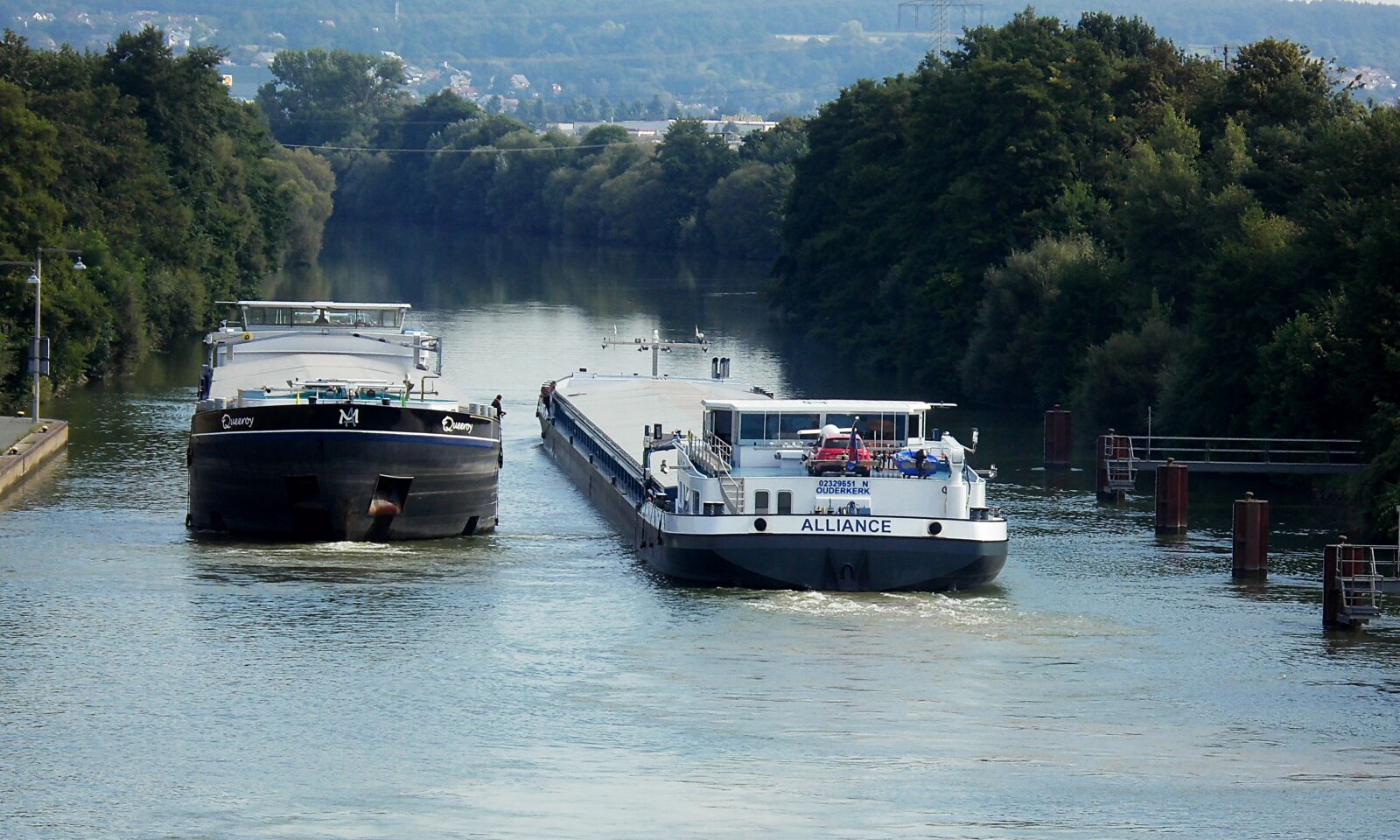 MEDION MD86824 sample photo. Main danube canal, cargo photography