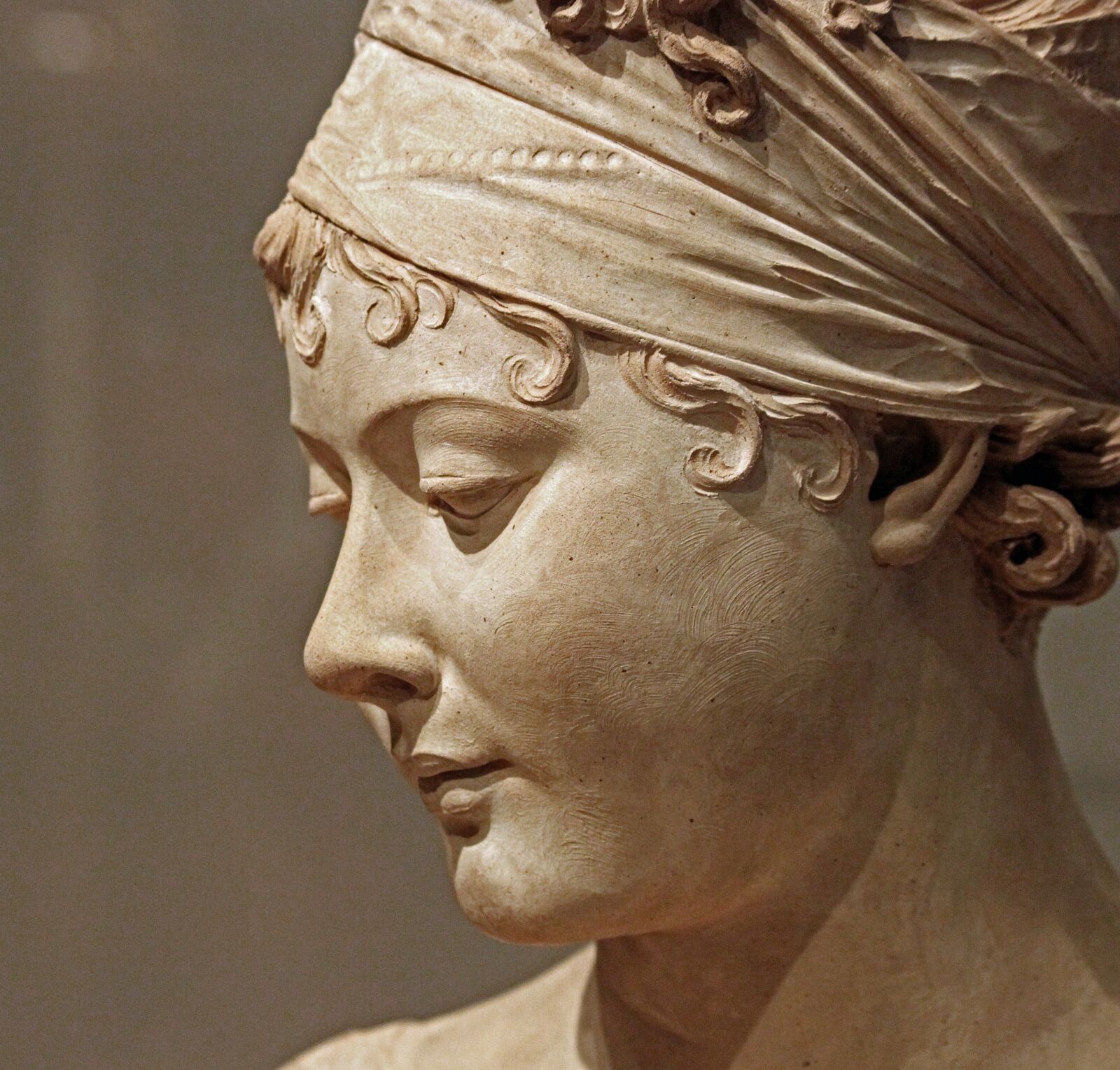 Canon EOS 500D (EOS Rebel T1i / EOS Kiss X3) sample photo. Statue, beautiful, woman photography