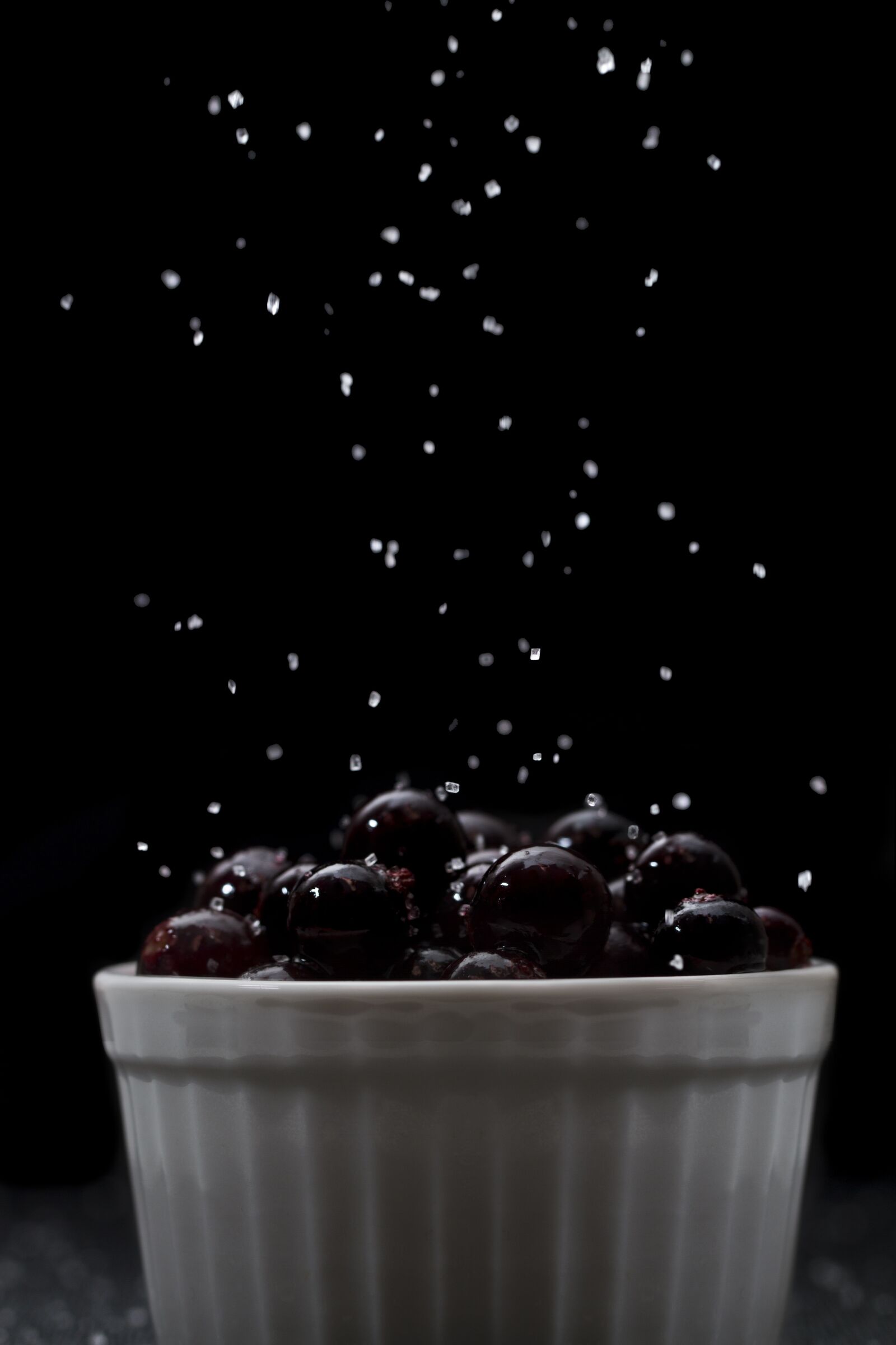 Canon EF 100mm F2.8L Macro IS USM sample photo. Black, currant, berry photography