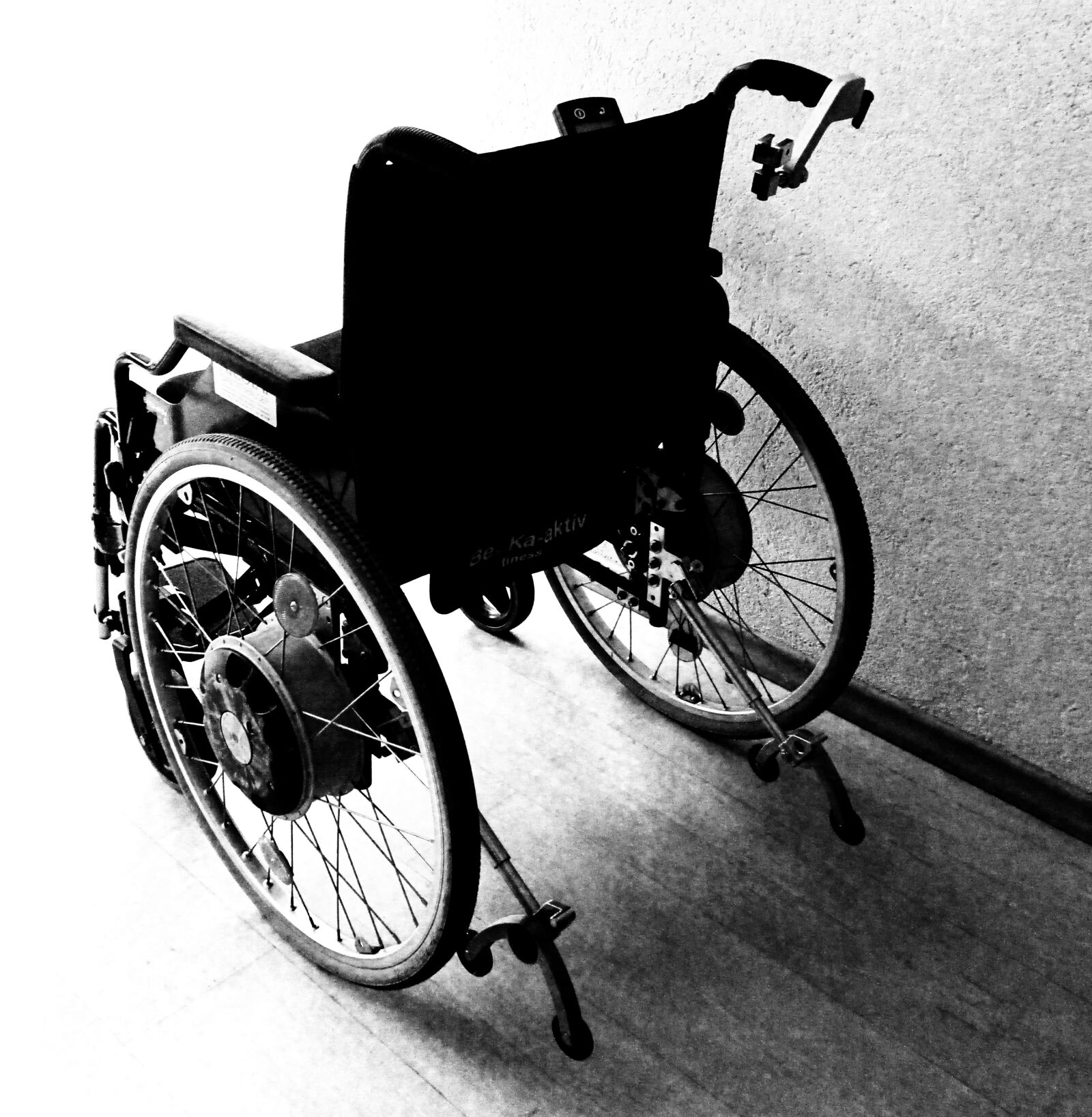 Canon PowerShot ELPH 180 (IXUS 175 / IXY 180) sample photo. Wheelchair, disability, accident photography