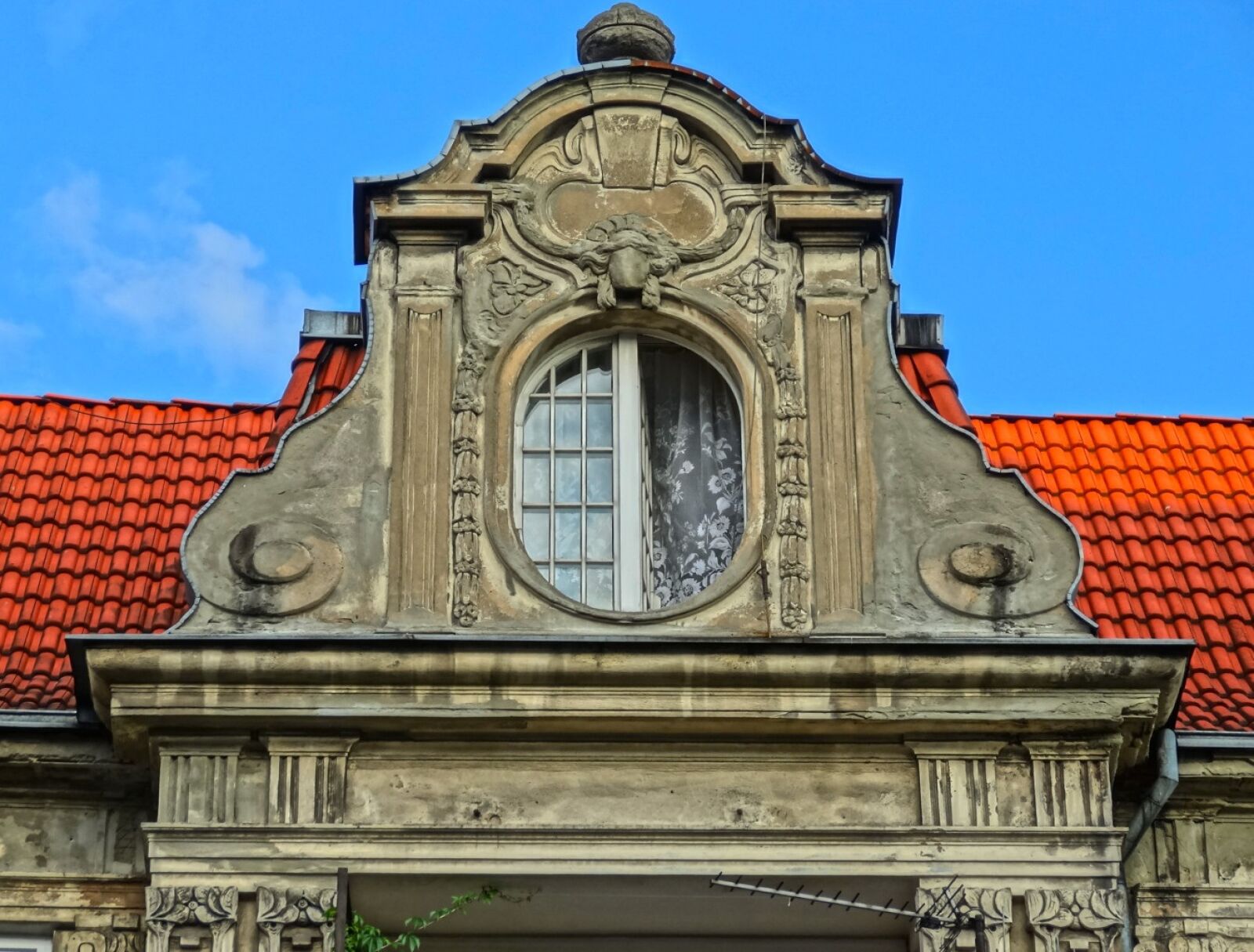 Sony Cyber-shot DSC-HX20V sample photo. Bydgoszcz, art nouveau, pediment photography