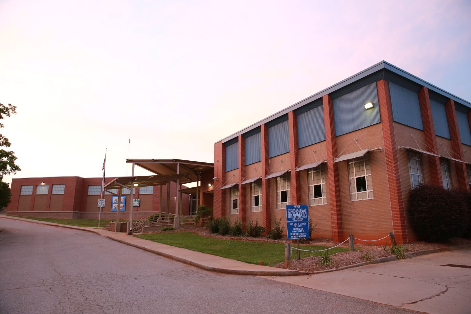 Canon EF 24-70mm F2.8L II USM sample photo. High school, school, building photography