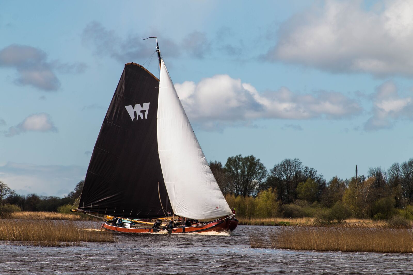 Canon EOS 70D sample photo. Ship, flat bottom, friesland photography