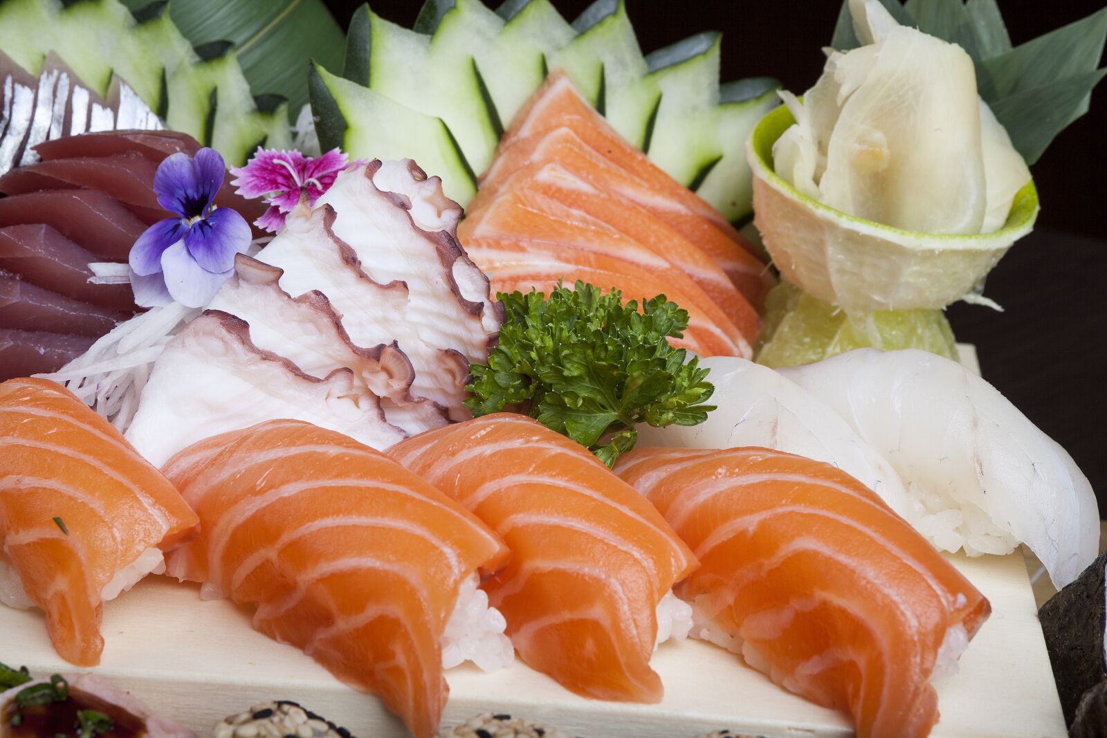 Canon EOS 5D Mark II sample photo. Japanese food, sushi, japanese photography