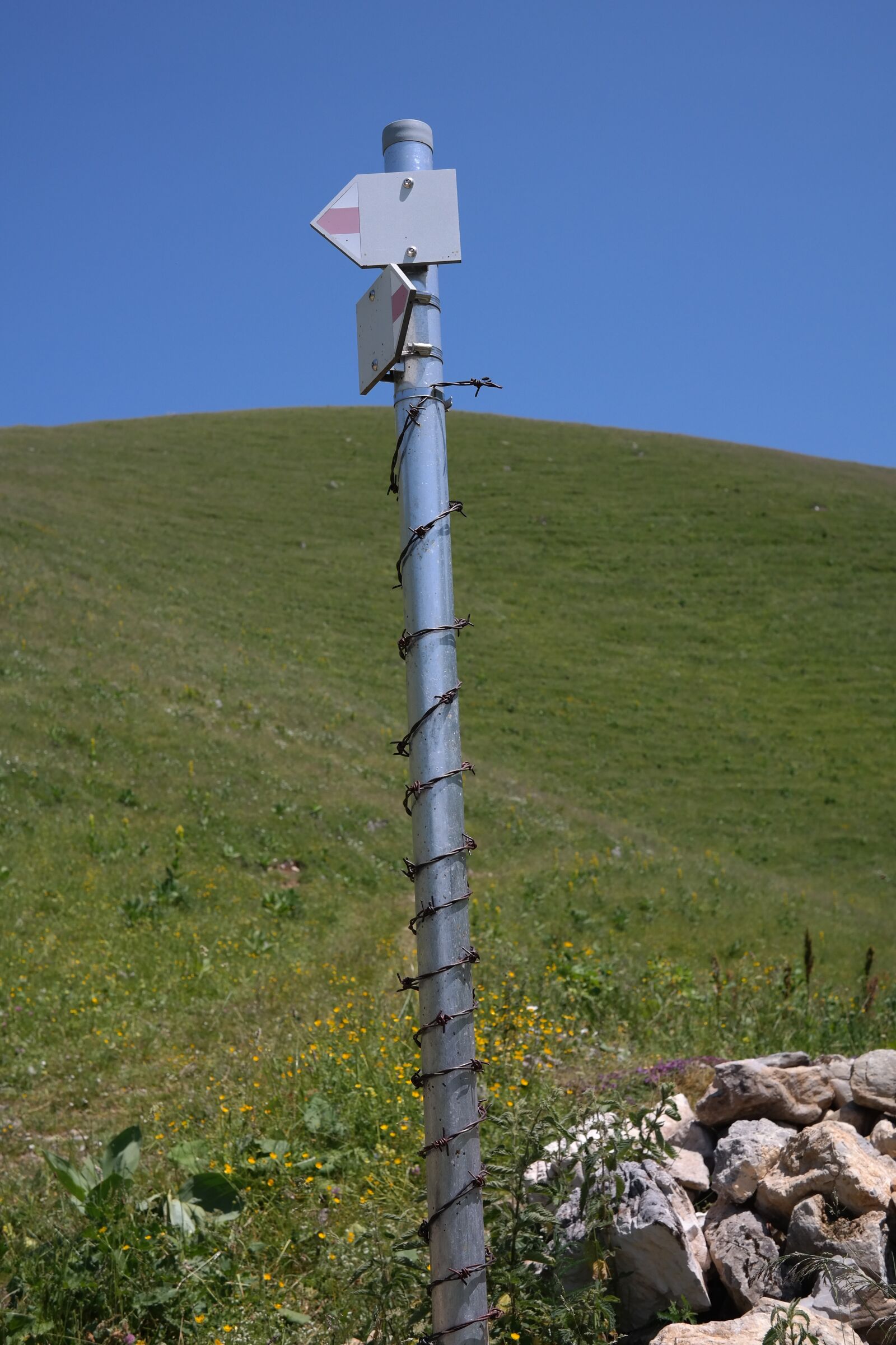 Samsung NX300 sample photo. Directory, signpost, waymarks photography