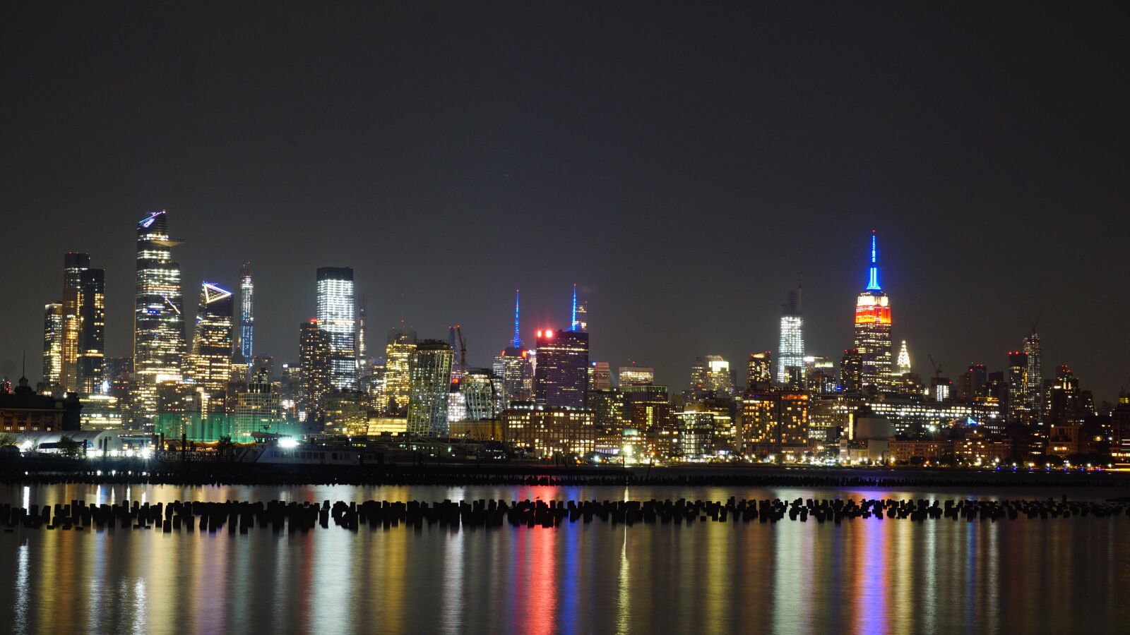Sony E 16-50mm F3.5-5.6 PZ OSS sample photo. Hudson yard, hoboken, nyc photography