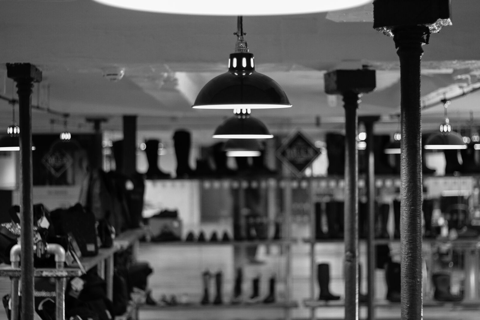 Canon EOS 7D + Canon EF 50mm F1.8 STM sample photo. Black, and, white, lights photography