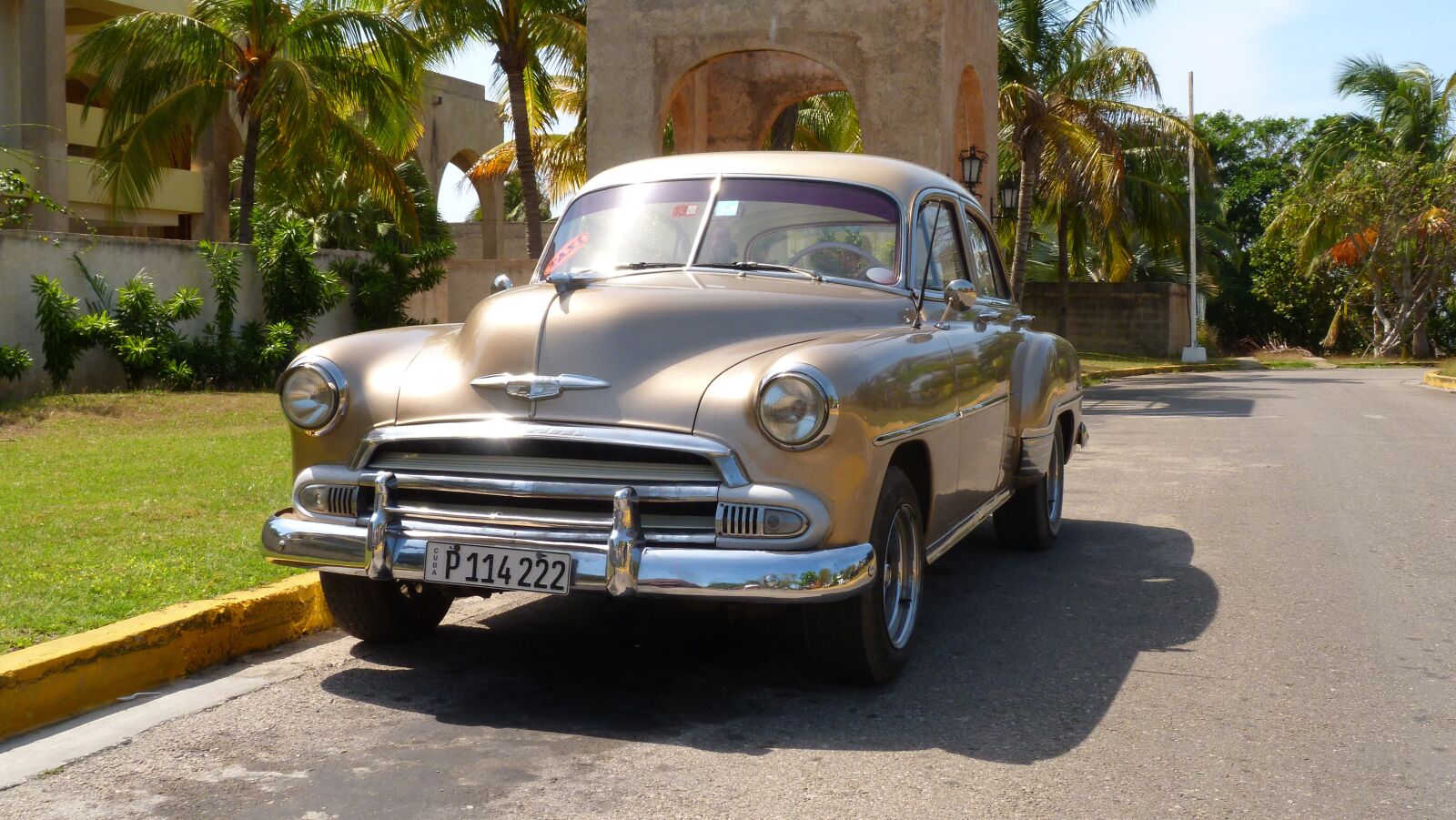 Panasonic Lumix DMC-FZ40 (Lumix DMC-FZ45) sample photo. Auto, oldtimer, cuba photography