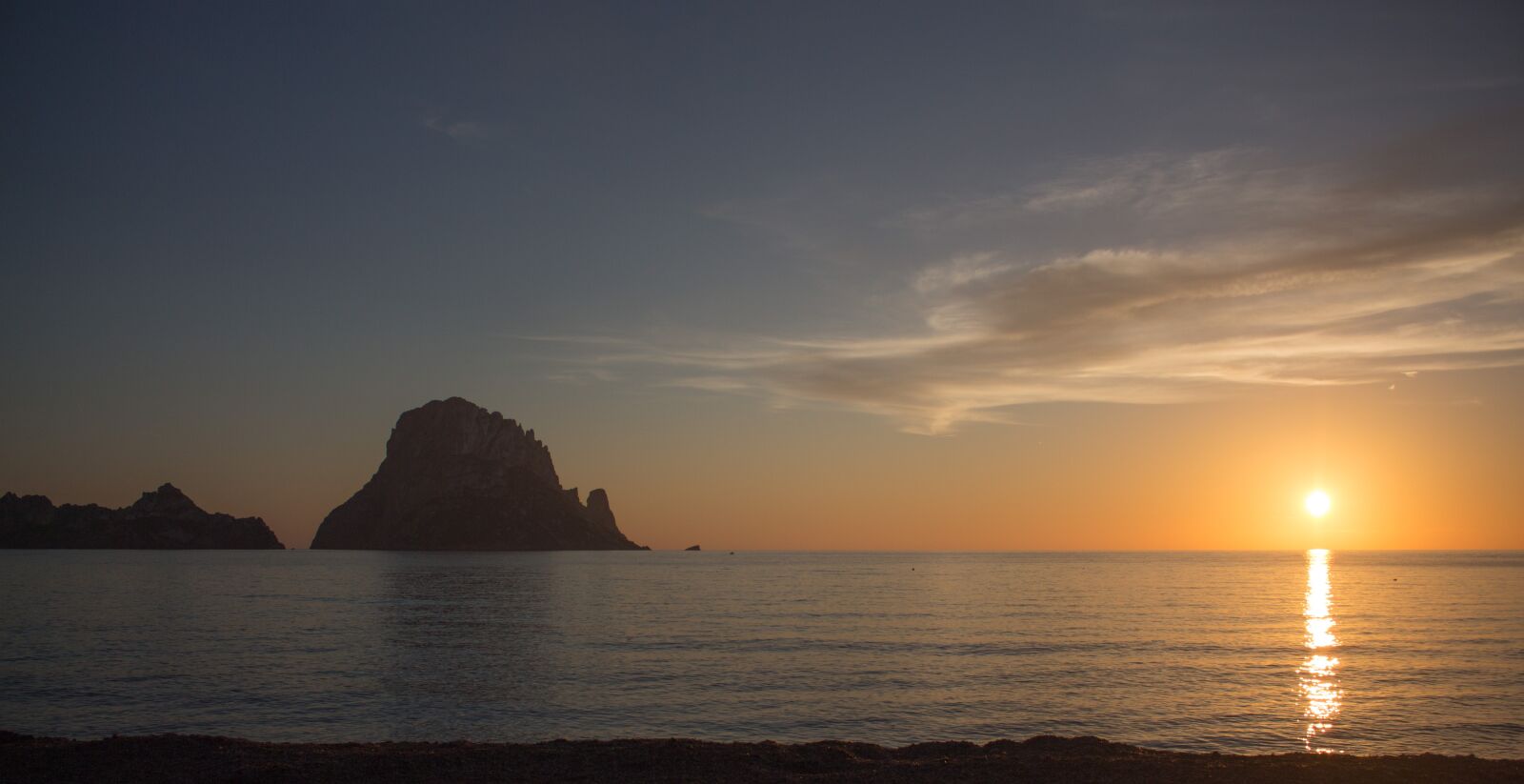 Canon EOS 700D (EOS Rebel T5i / EOS Kiss X7i) sample photo. Sunset, island, sea photography