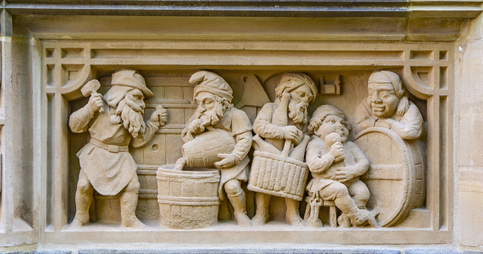 Nikon D5200 sample photo. Sandstone, facade, old photography