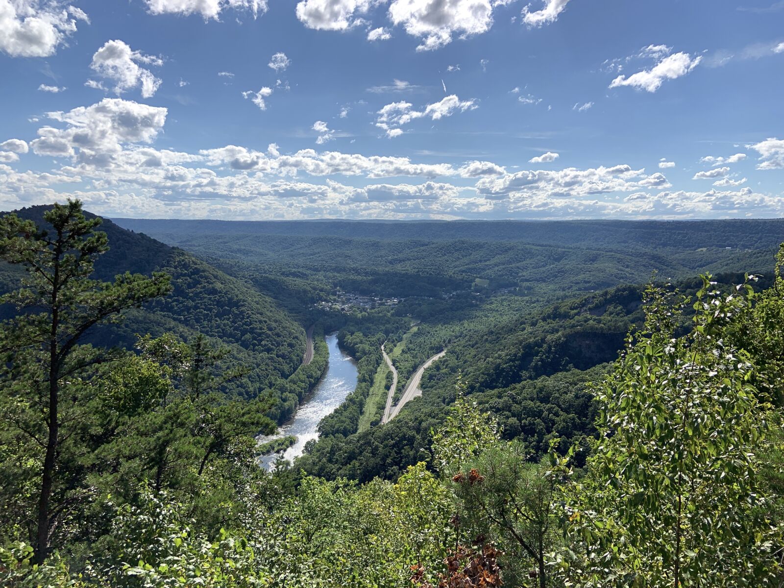 iPhone XR back camera 4.25mm f/1.8 sample photo. Mountain, scenic, landscape photography
