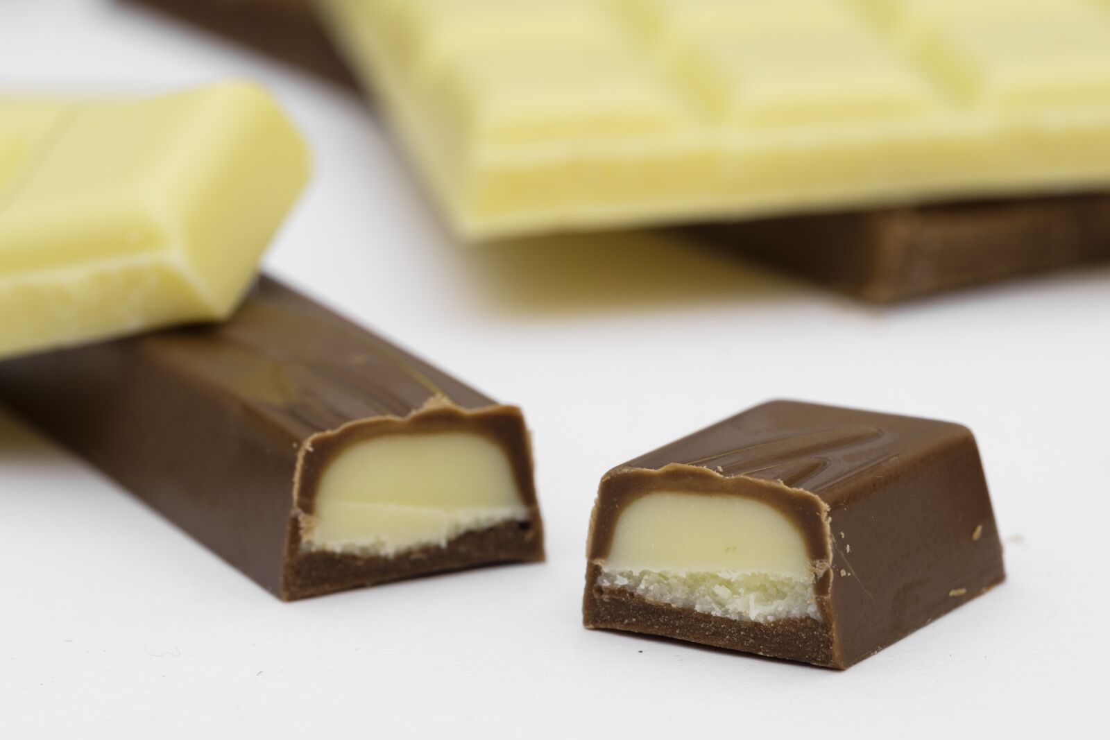 Fujifilm X-T2 + Fujifilm XF 80mm F2.8 R LM OIS WR Macro sample photo. Chocolate, candy bar, sugar photography