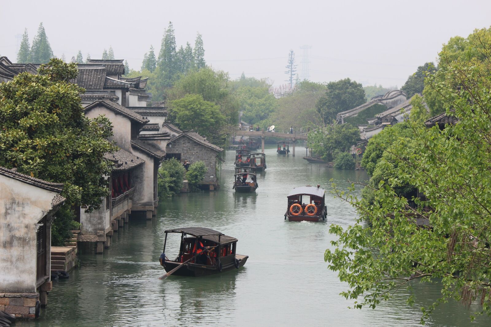 Canon EOS 100D (EOS Rebel SL1 / EOS Kiss X7) sample photo. Chinese homes, chinese waterway photography