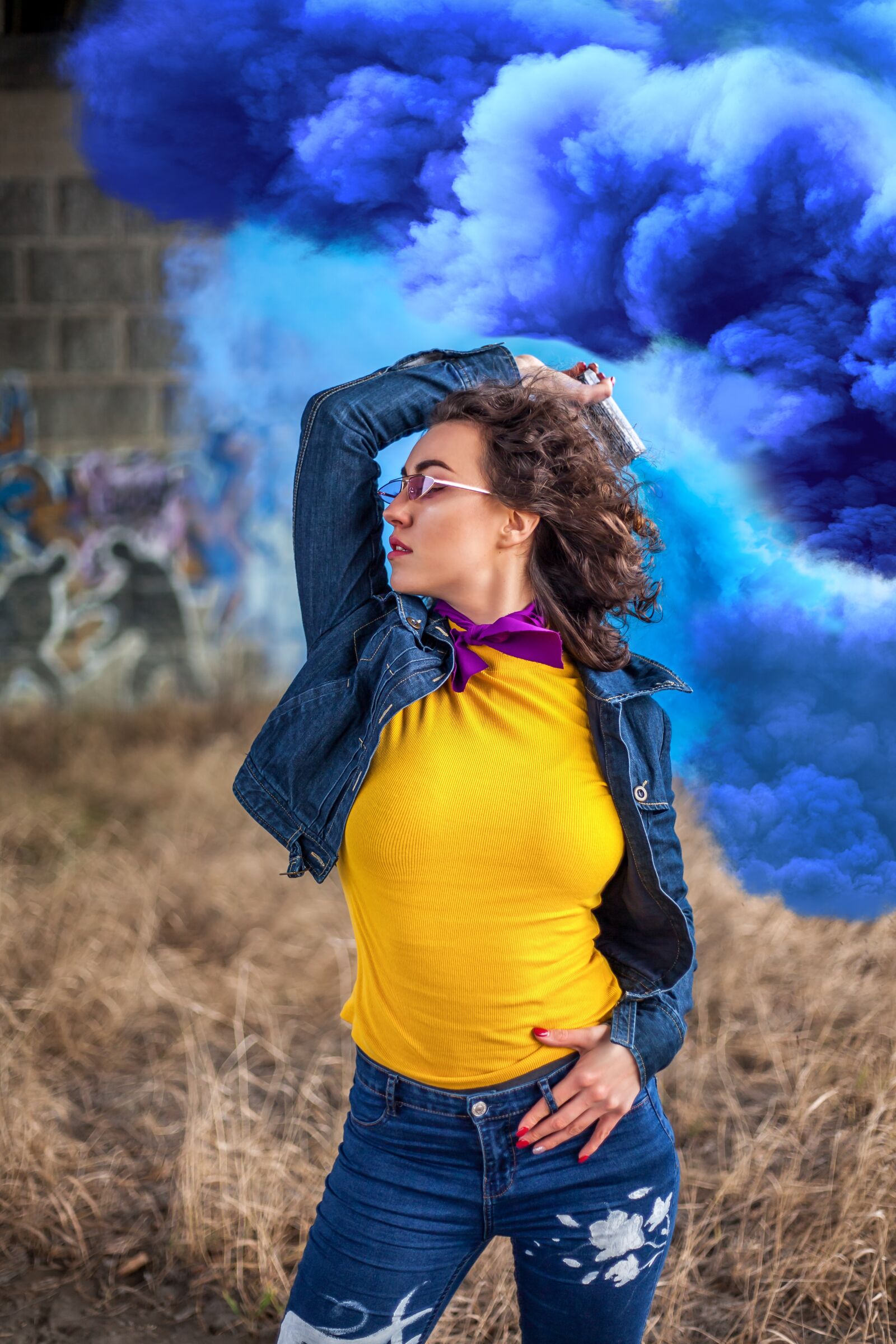 Canon EOS 5D Mark II sample photo. Girl, smoke, beauty photography
