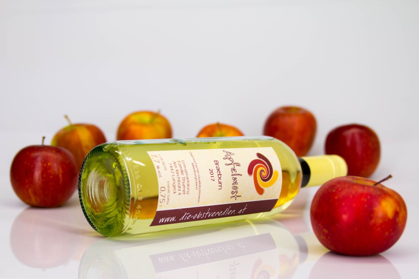 Canon EOS 60D sample photo. Wine, apple, most photography