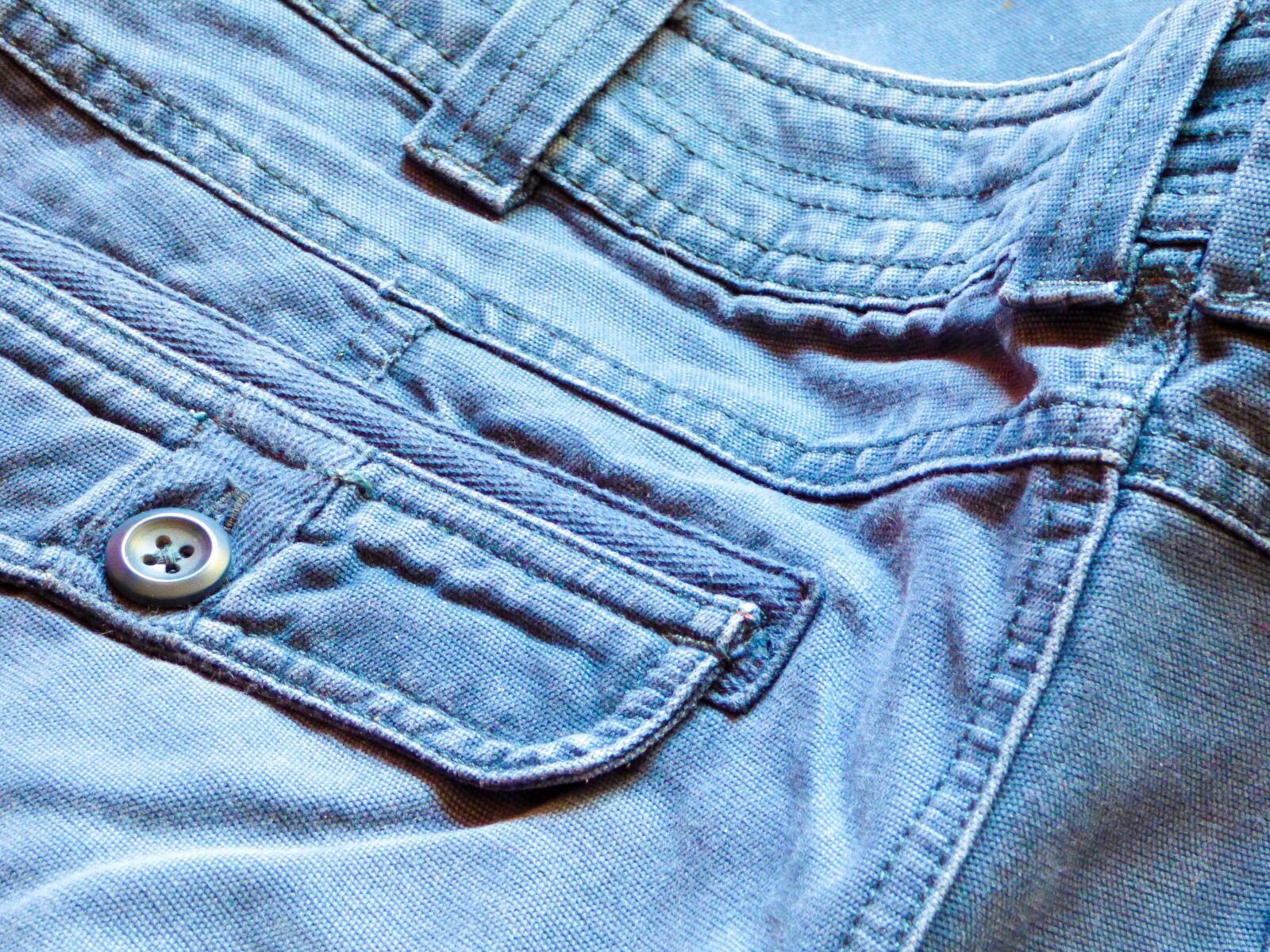 Panasonic DMC-FZ72 sample photo. Jeans, pants, pocket photography