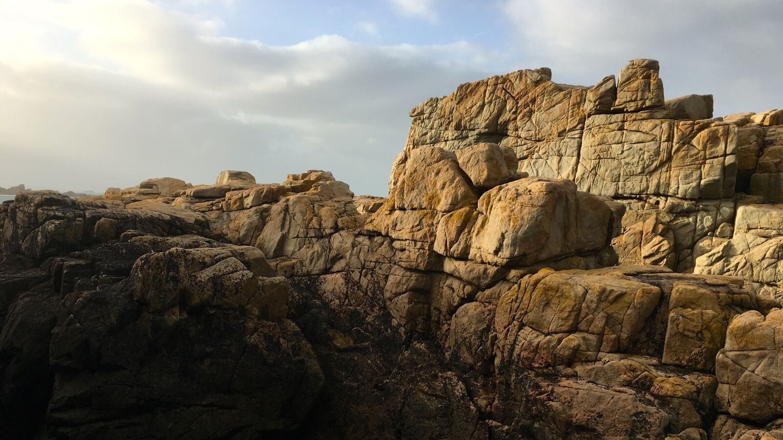 Apple iPhone 6s sample photo. Rock, brittany, sea photography