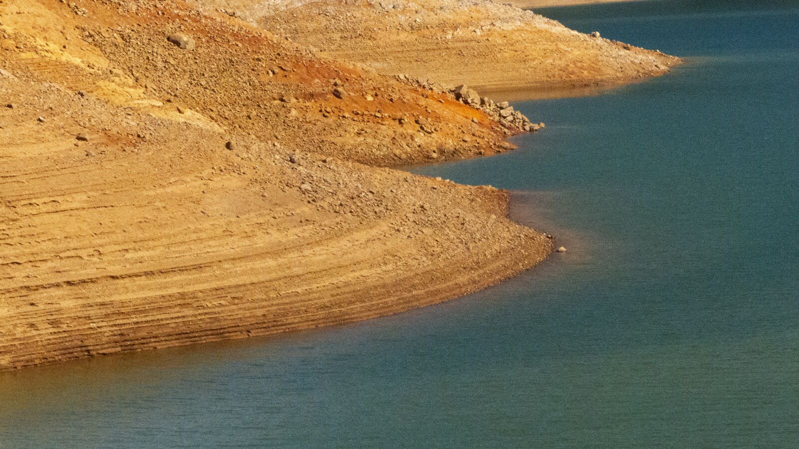 Panasonic Lumix DMC-FZ200 sample photo. Shasta lake, shore, water photography