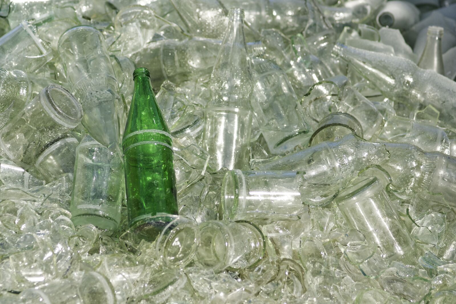 Minolta AF 100mm F2.8 Macro [New] sample photo. Glass, bottle, crystal photography