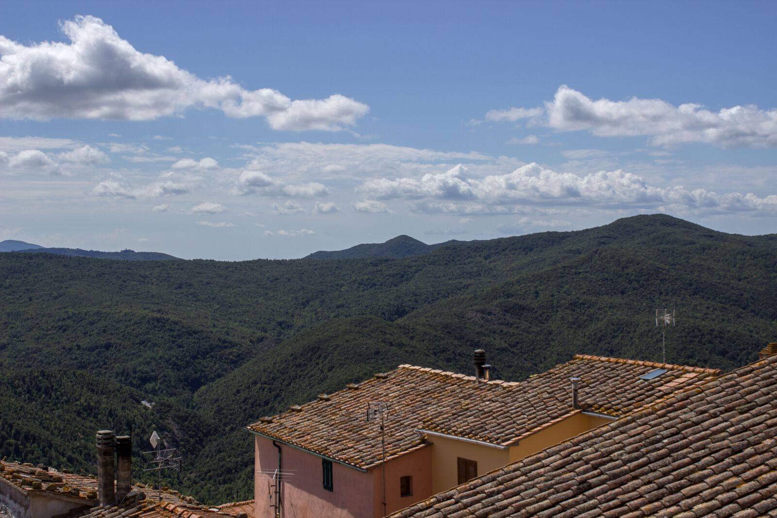 Canon EOS 600D (Rebel EOS T3i / EOS Kiss X5) sample photo. Tuscany, nature park, sky photography