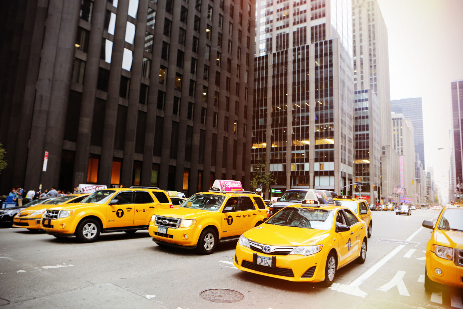 Canon EF 24-70mm F2.8L USM sample photo. New, york, street, cabs photography