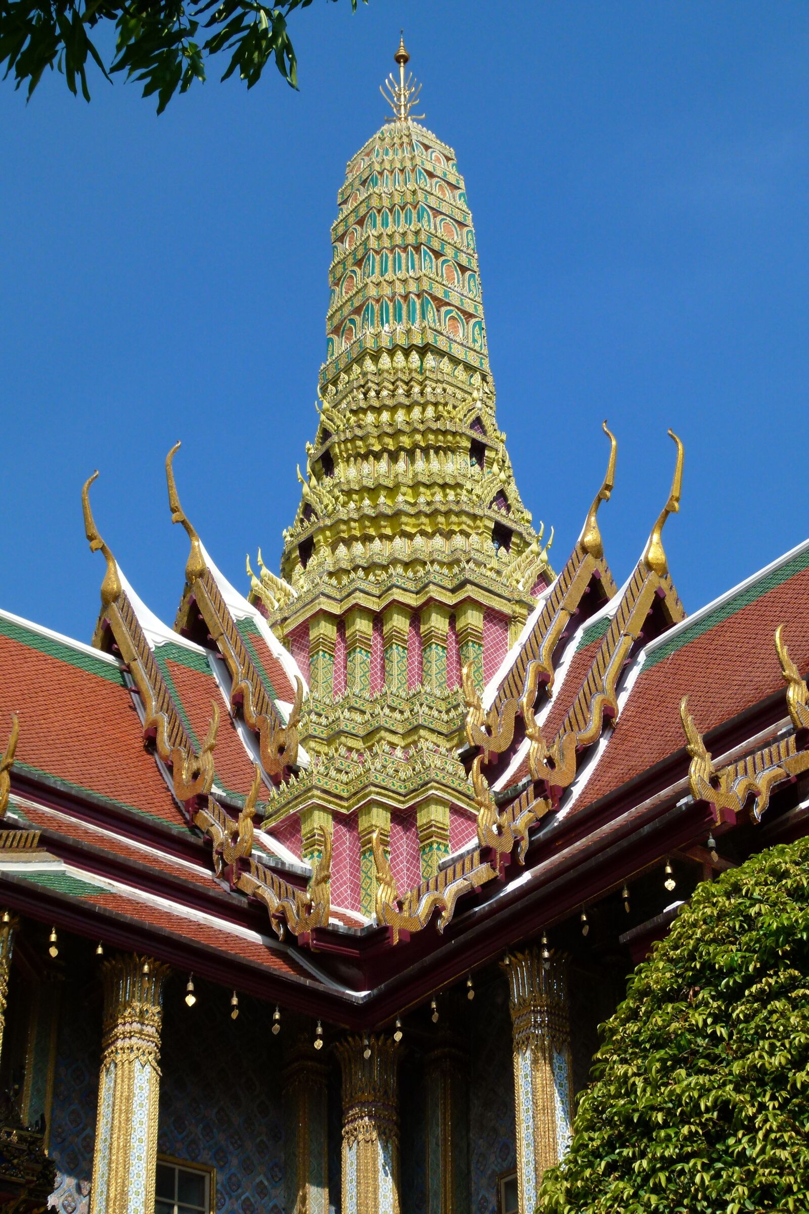 Panasonic Lumix DMC-FZ100 sample photo. Temple, thailand, buddhism photography