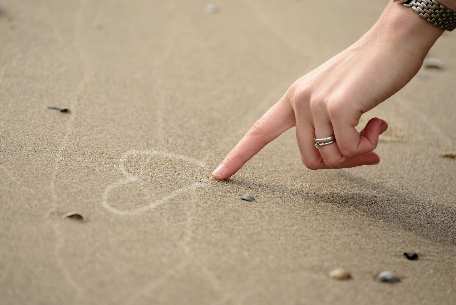 Nikon D610 sample photo. Hand, heart, draw photography