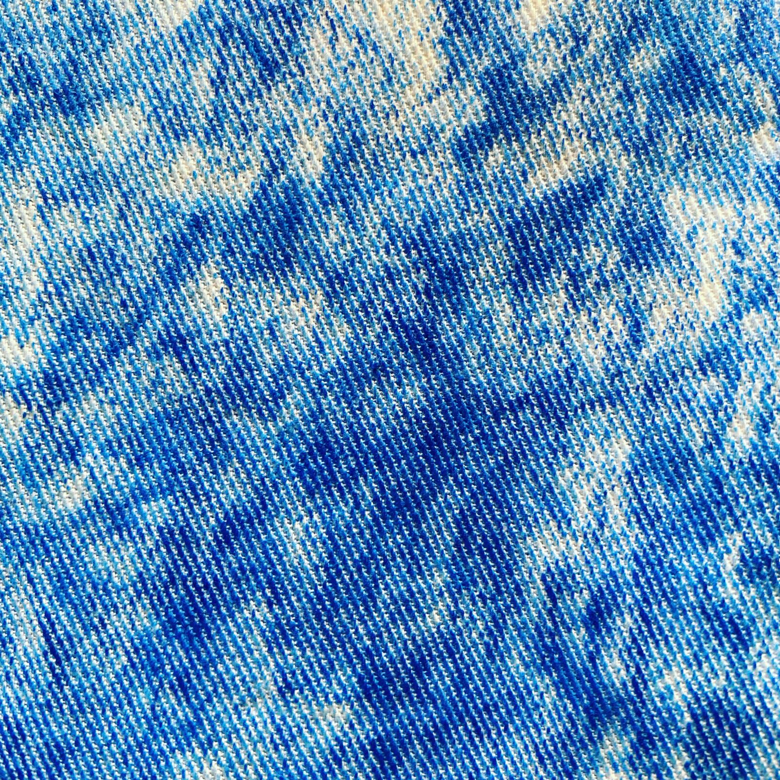 iPhone 11 back camera 4.25mm f/1.8 sample photo. Relajacion, azul, blue photography