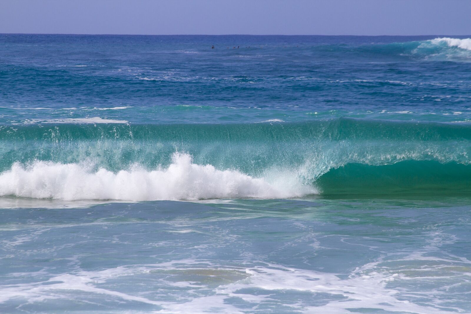 Canon EF 28-135mm F3.5-5.6 IS USM sample photo. Surf, water, sea photography