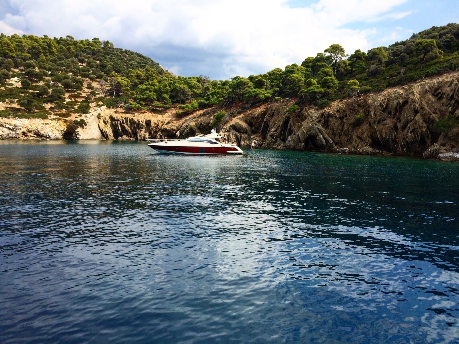 iPhone 5s back camera 4.15mm f/2.2 sample photo. Sochi, sea, yacht photography