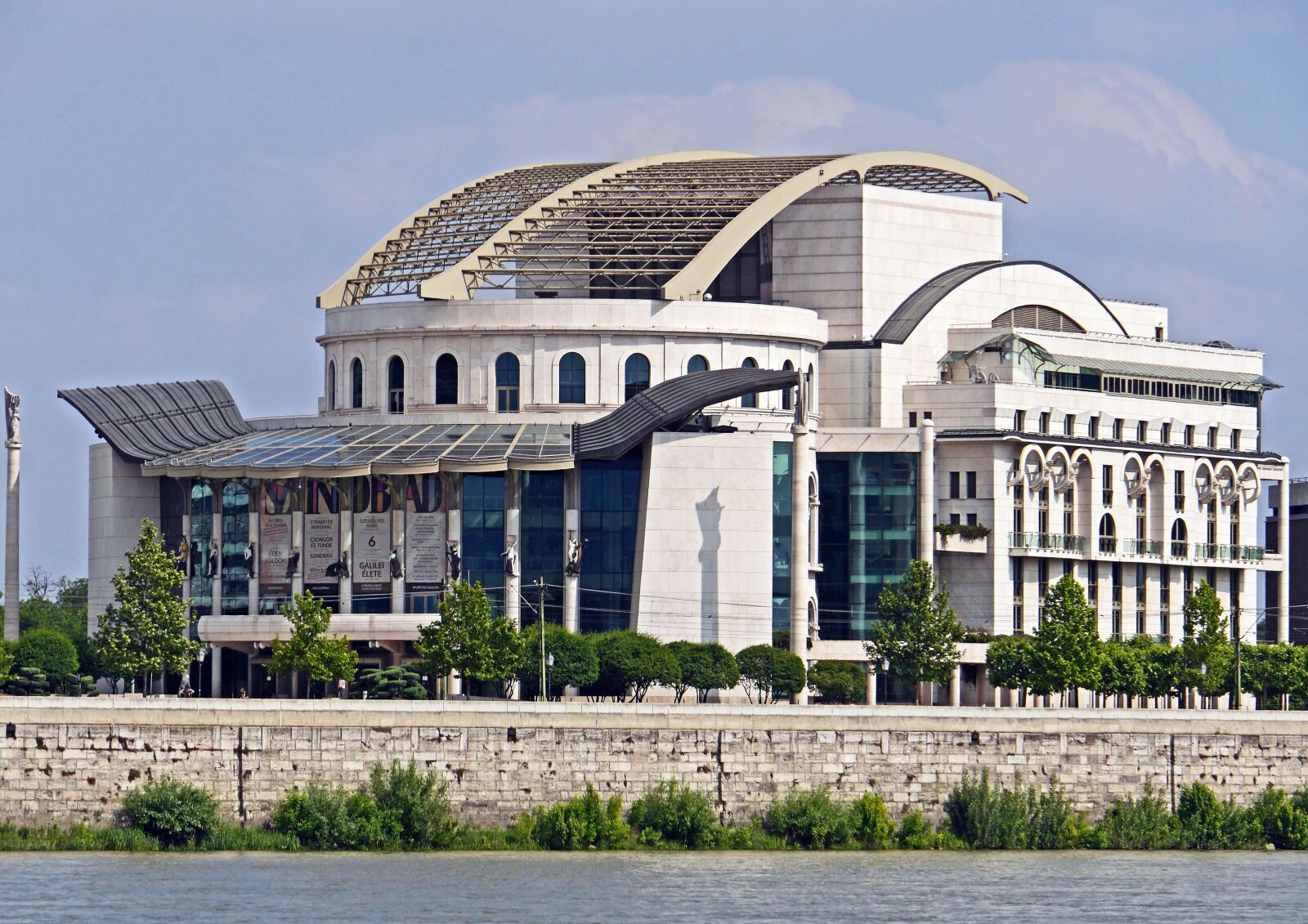 Panasonic Lumix DMC-GH3 sample photo. Budapest, new theater, s photography