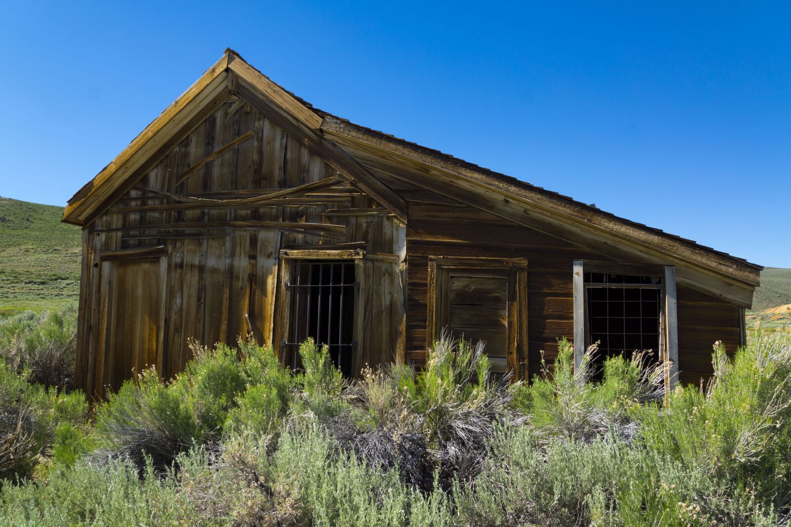 Sony SLT-A77 + Sony DT 16-50mm F2.8 SSM sample photo. Abandoned, jail, bodie photography