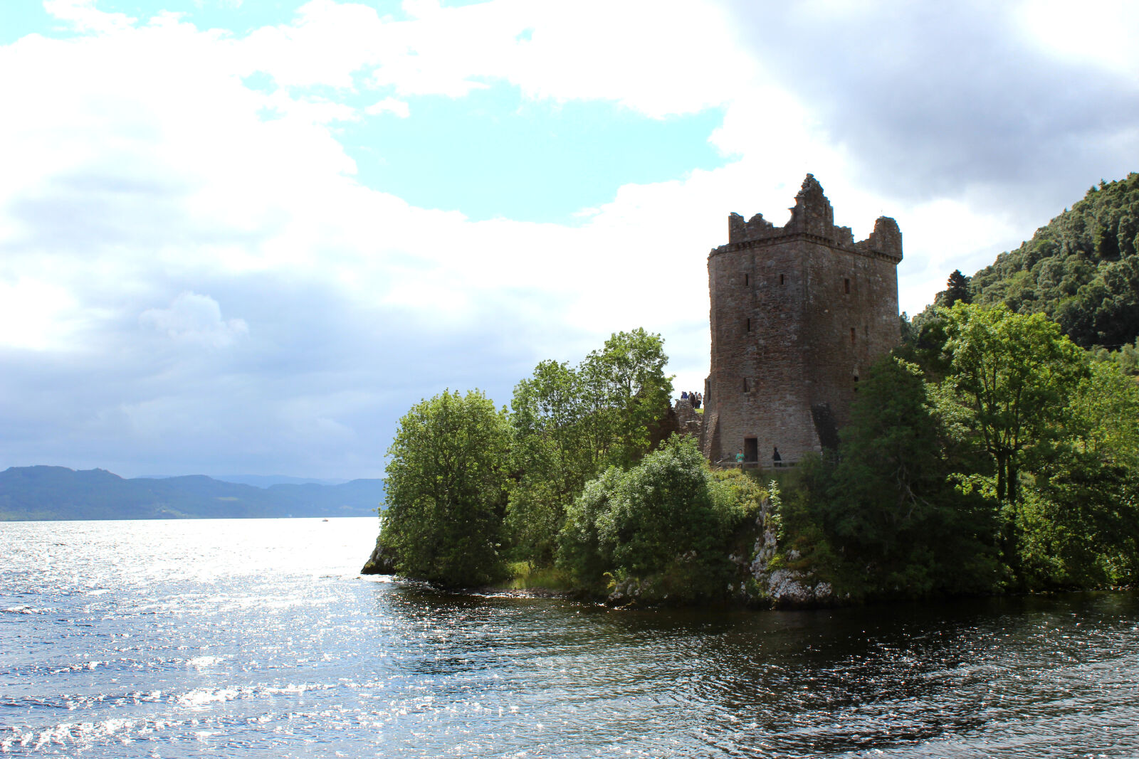 Canon EOS 600D (Rebel EOS T3i / EOS Kiss X5) sample photo. Castle, ruins, lakeside, loch photography