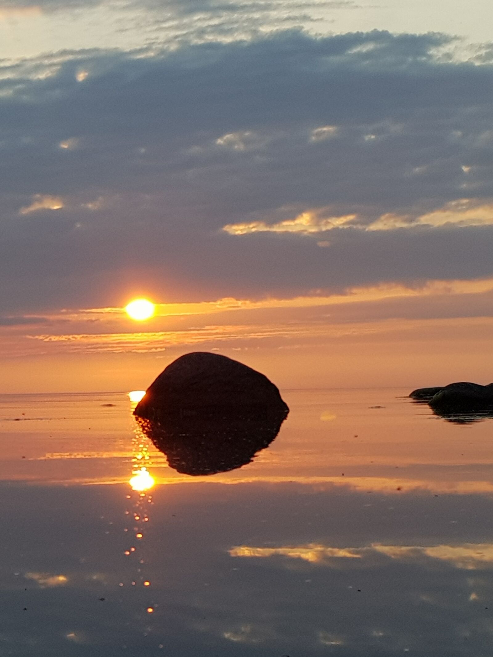 Samsung Galaxy S8 sample photo. Stone, sea, calm photography