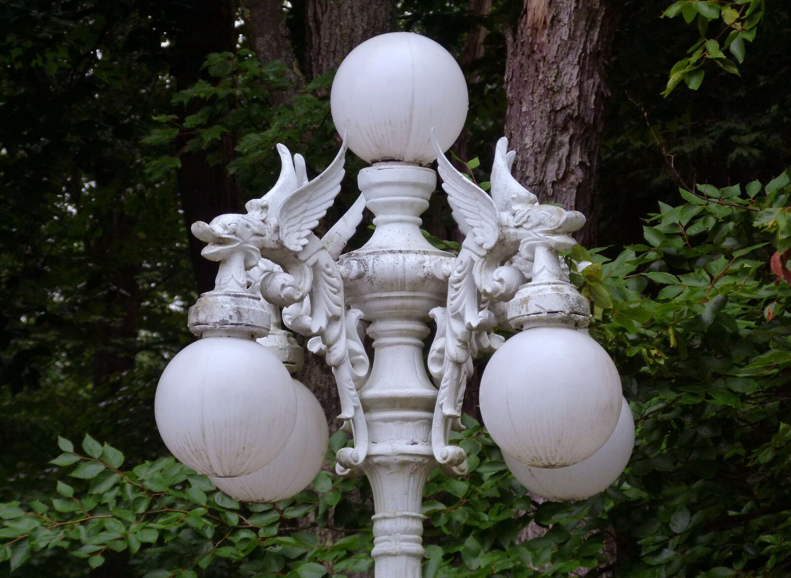 Panasonic Lumix DMC-FZ100 sample photo. Victorian, street lamp, street photography